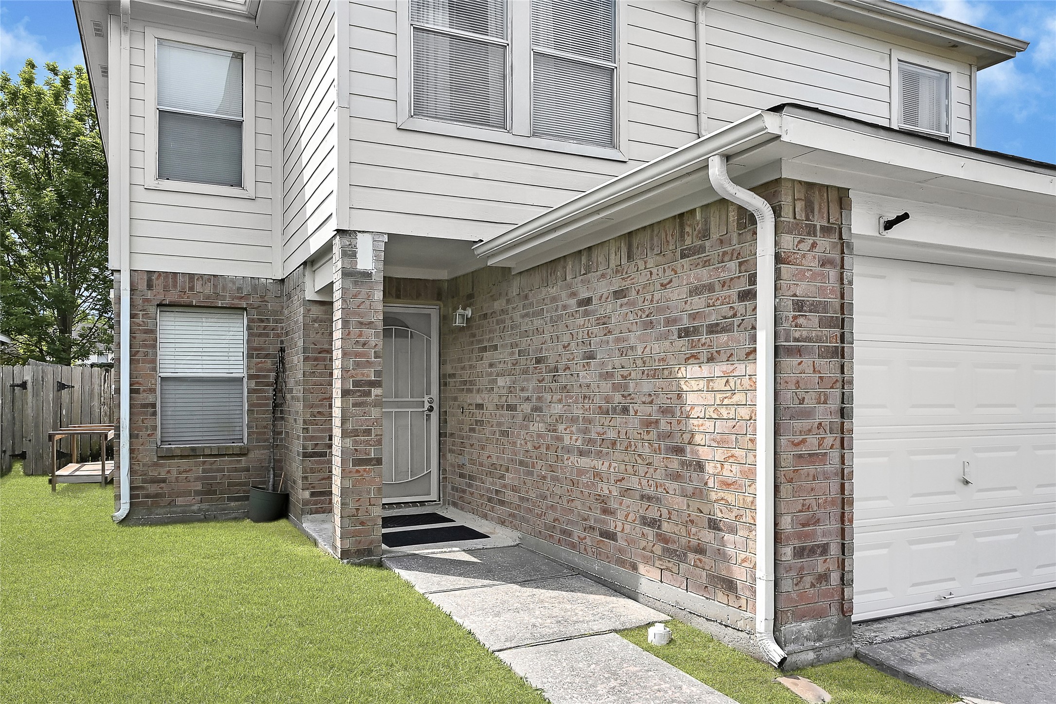 Listing photo 3
