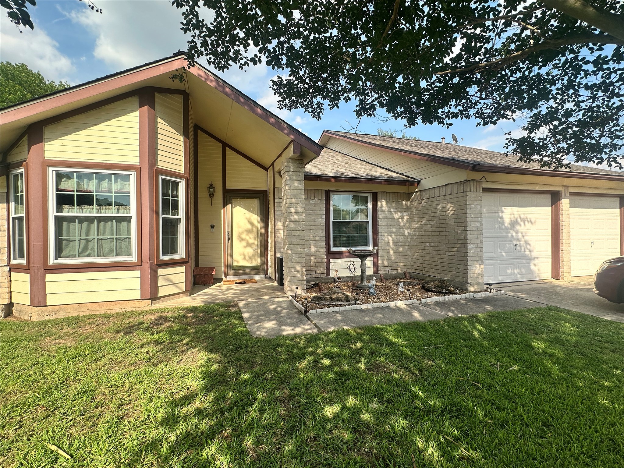 Listing photo 1