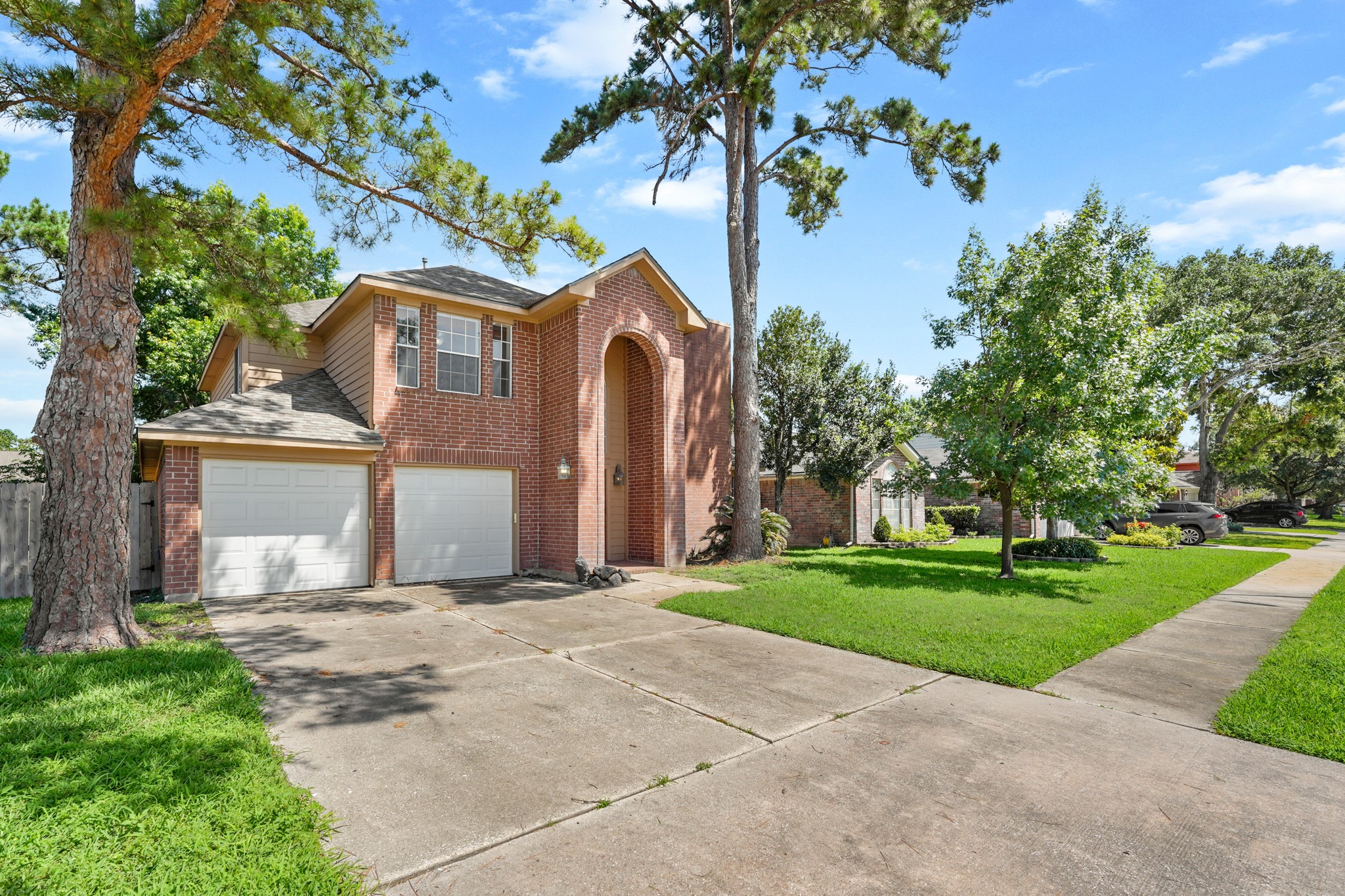 Listing photo 2