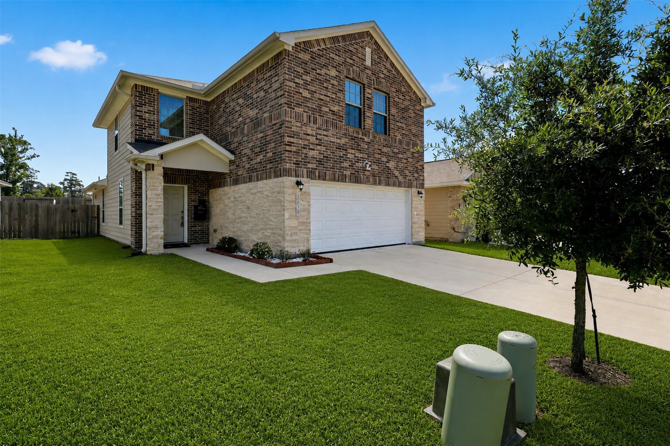 Listing photo 2