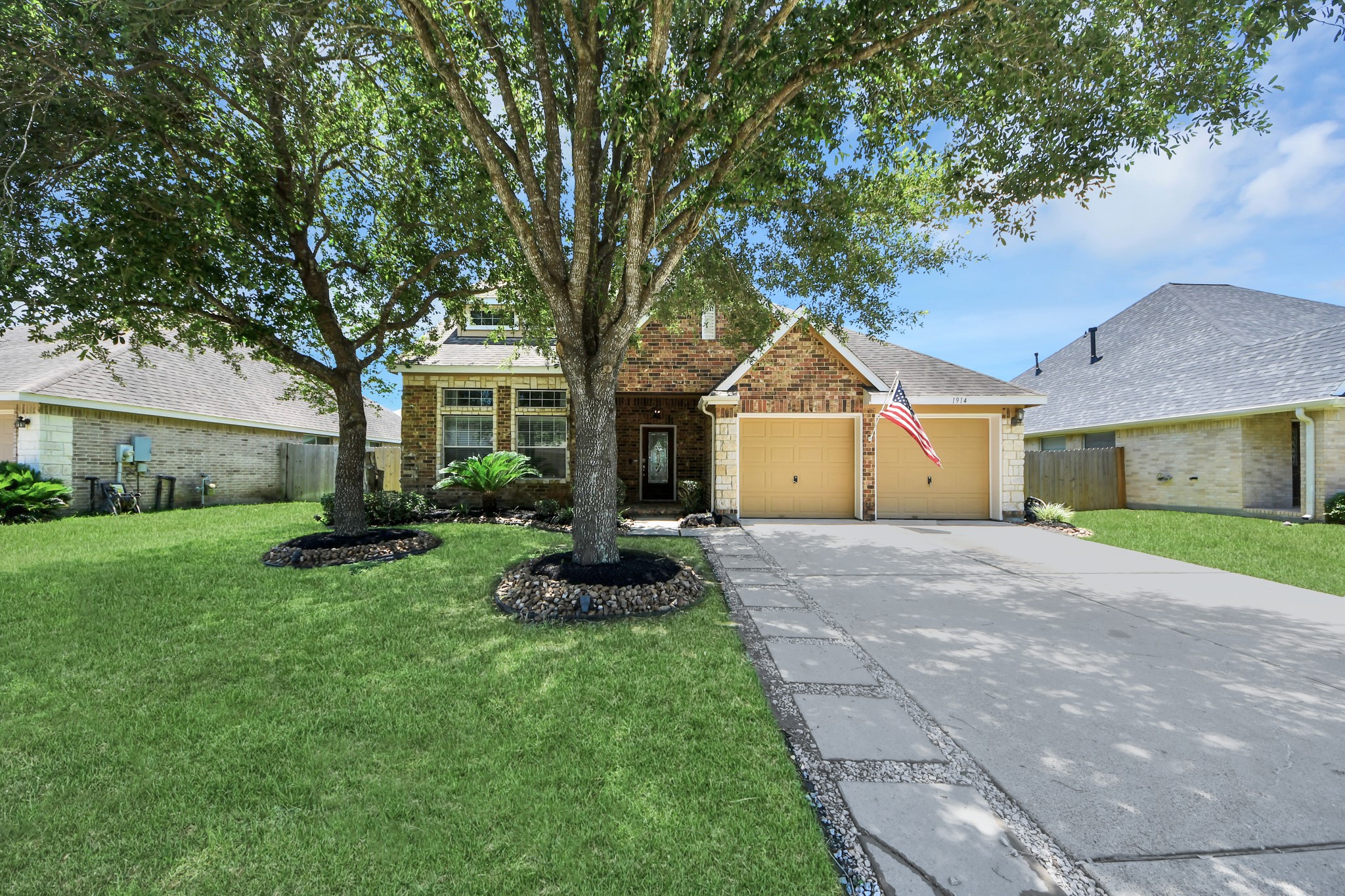 Listing photo 1