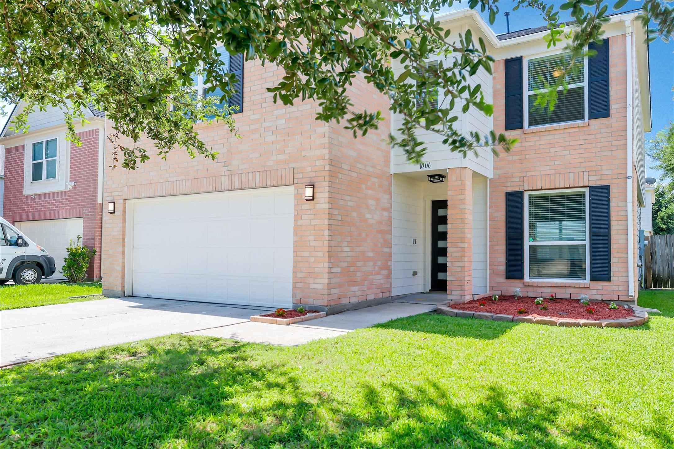 Listing photo 1