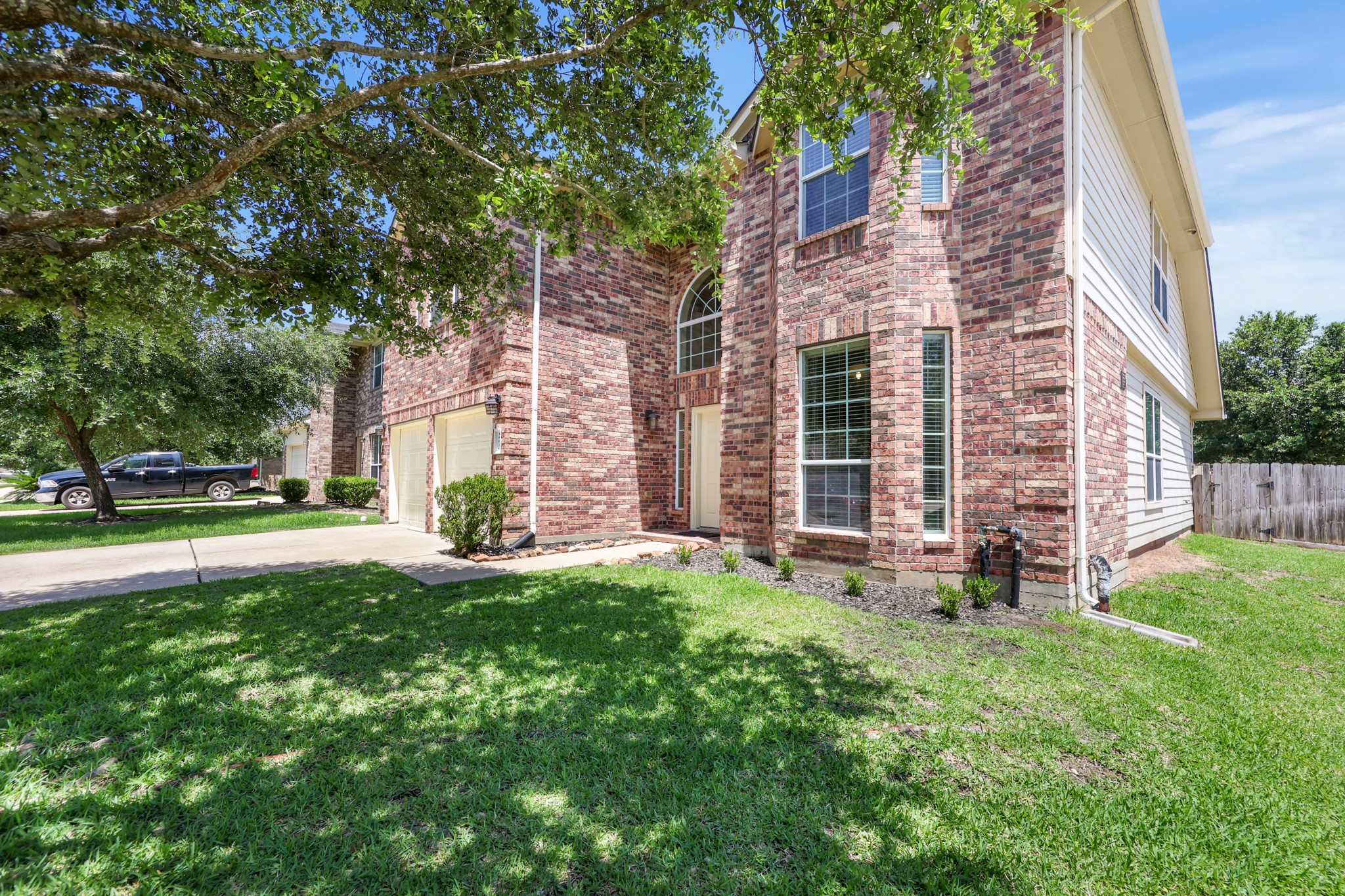 Listing photo 3