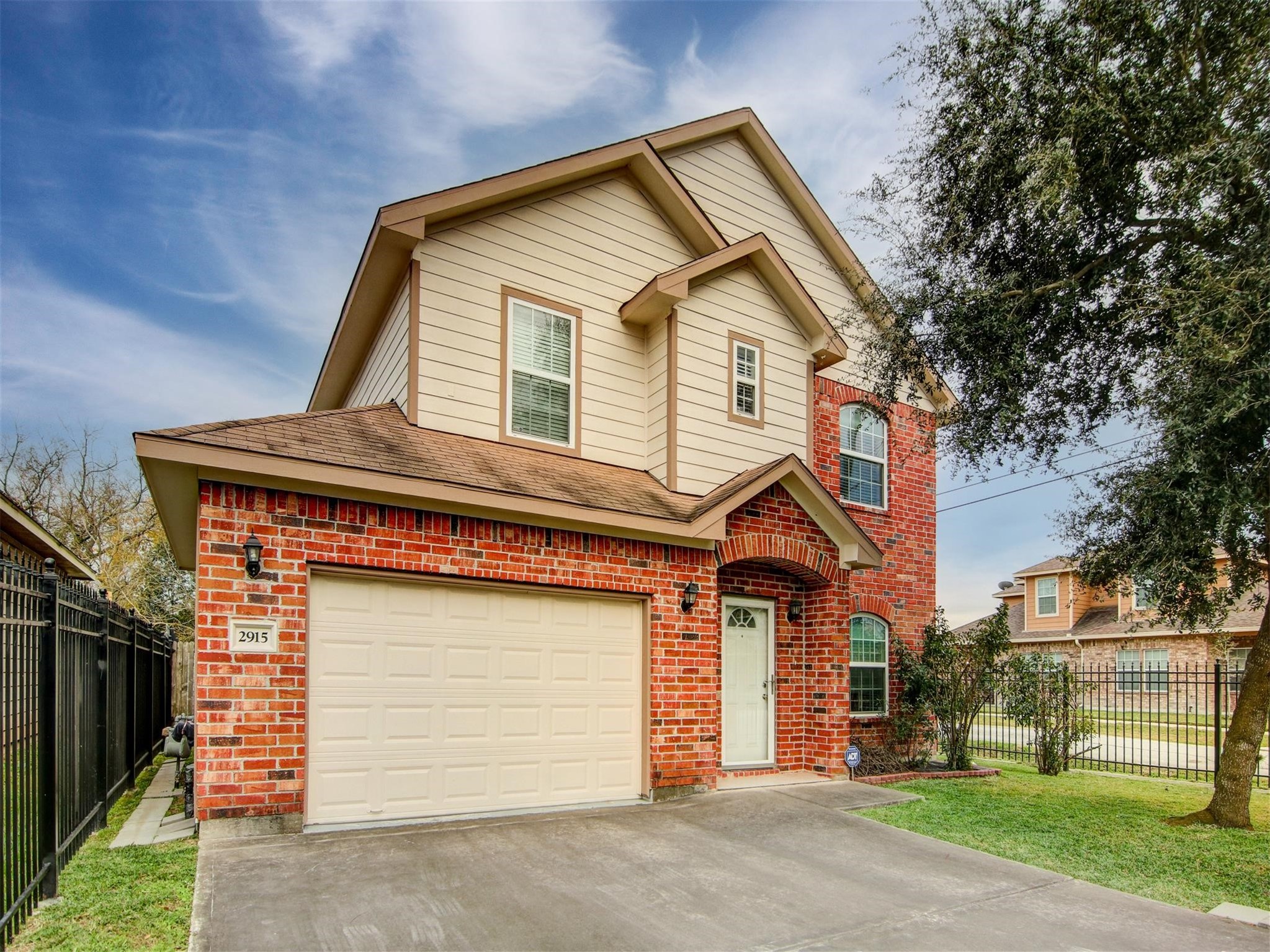 Listing photo 1