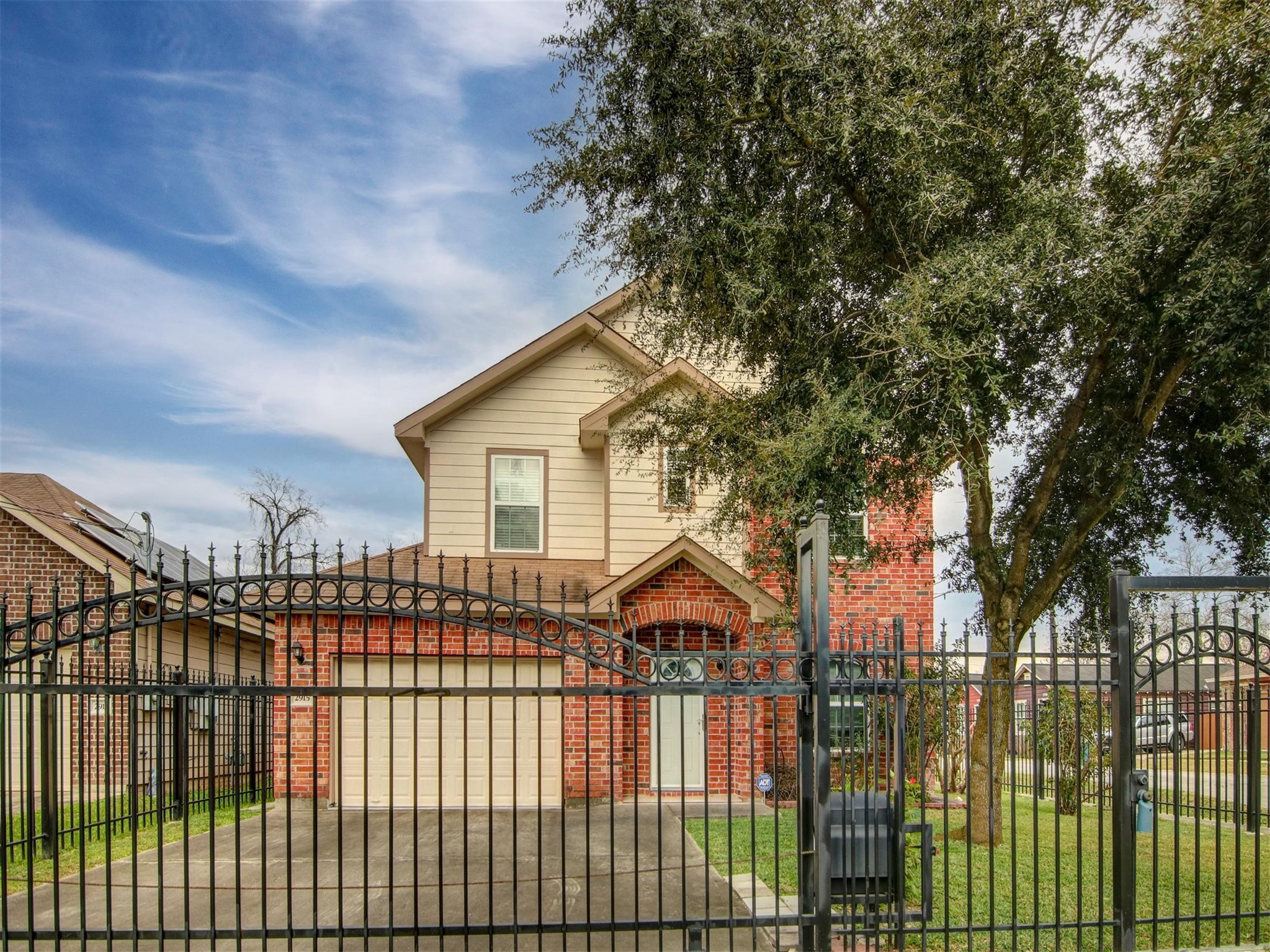 Listing photo 4