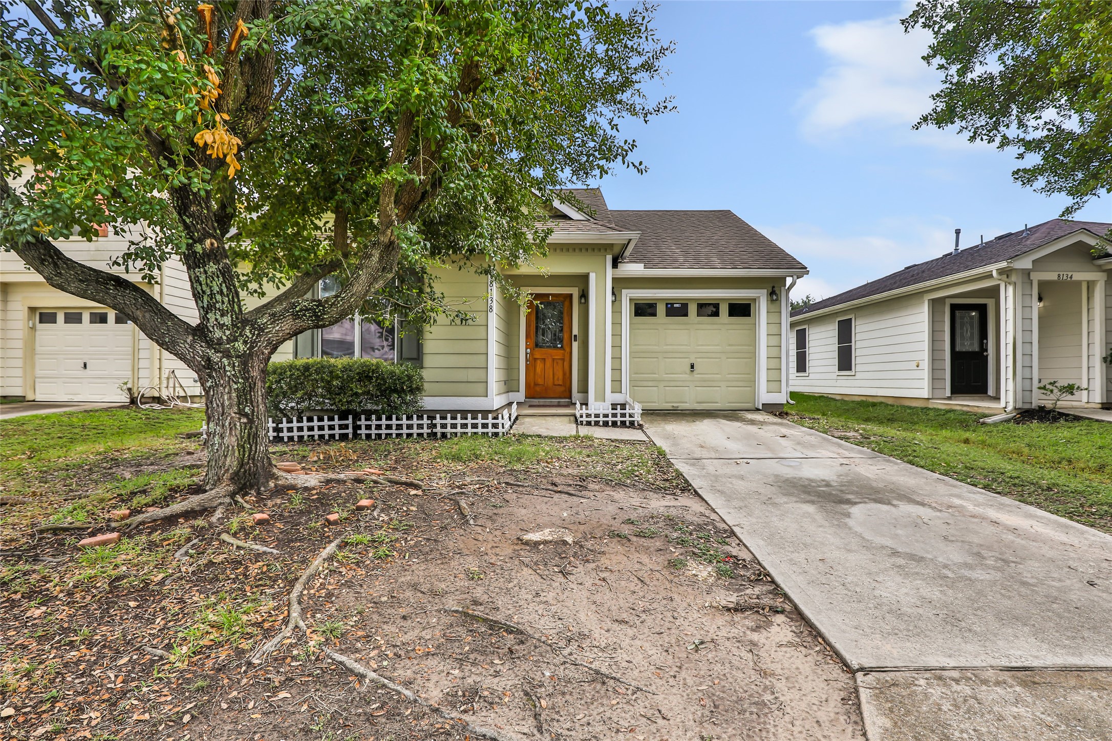 Listing photo 1
