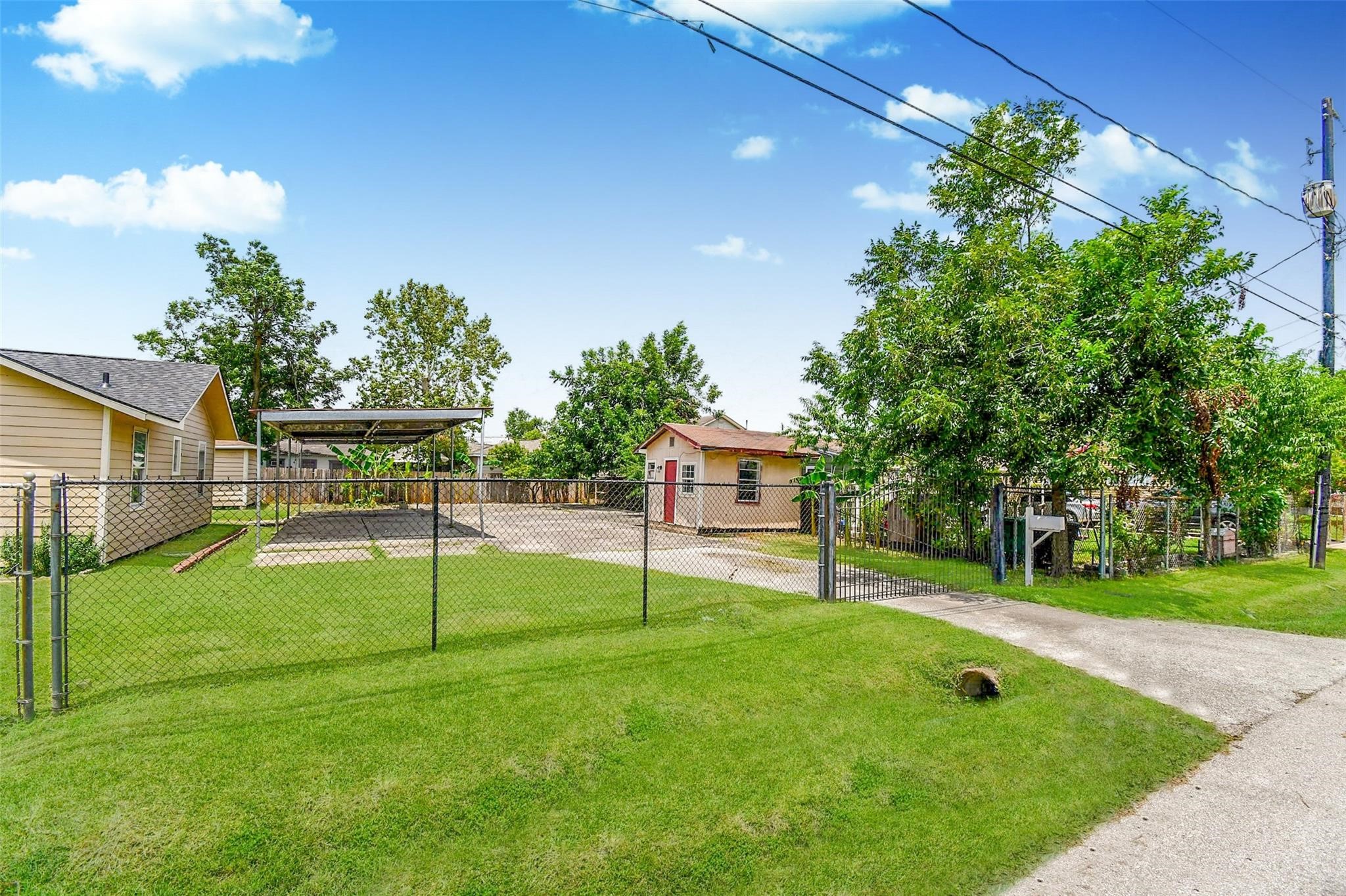 Listing photo 1