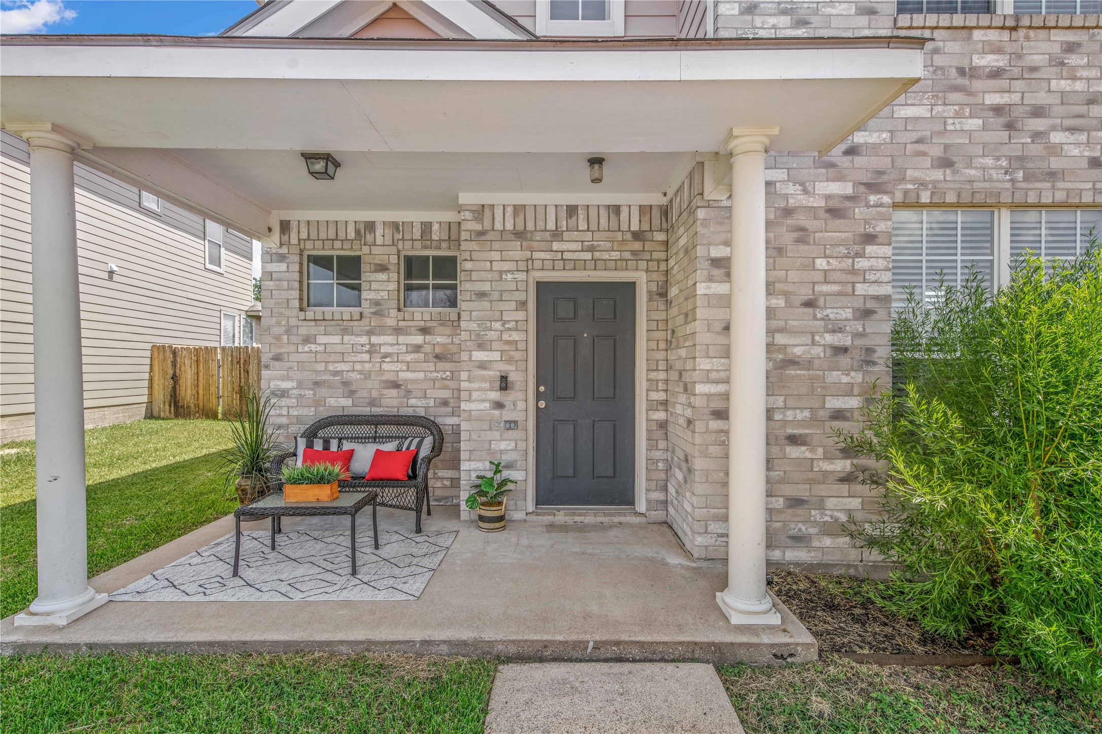Listing photo 1