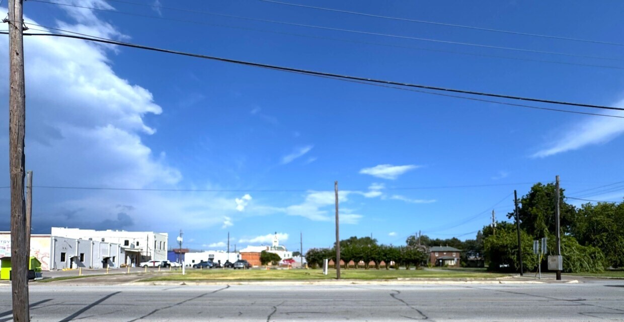 Listing photo 1
