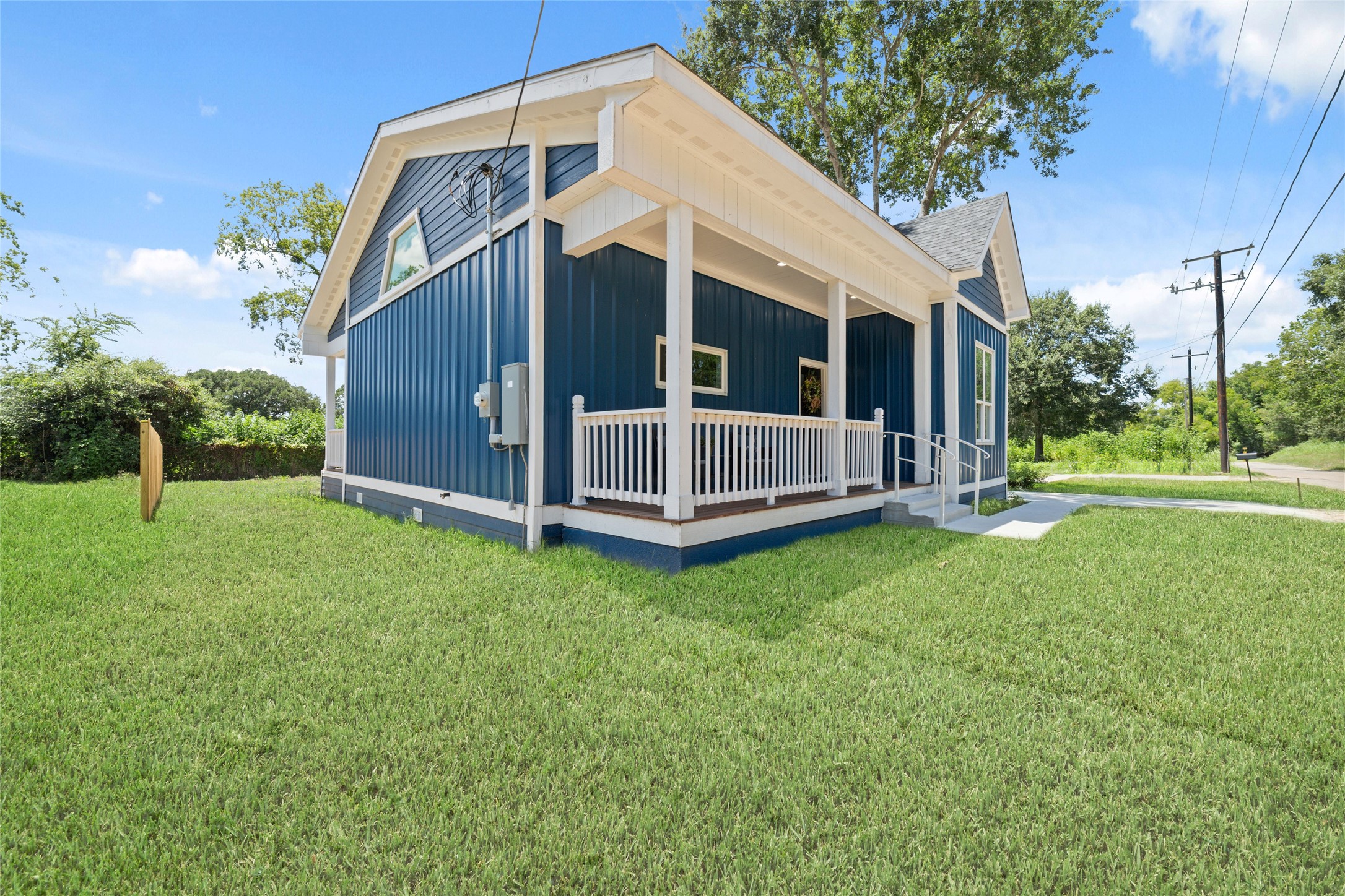Listing photo 1