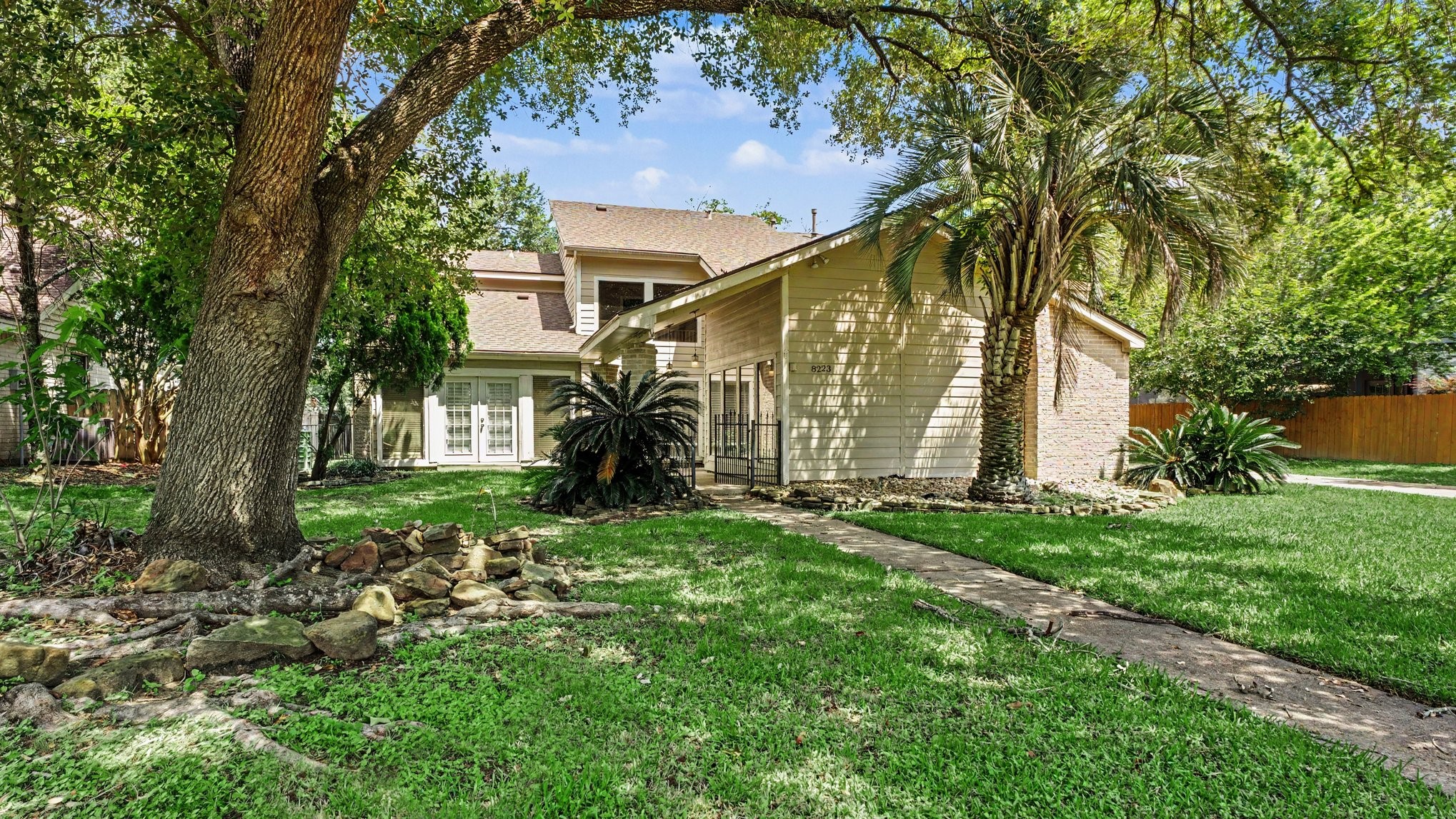 Listing photo 1