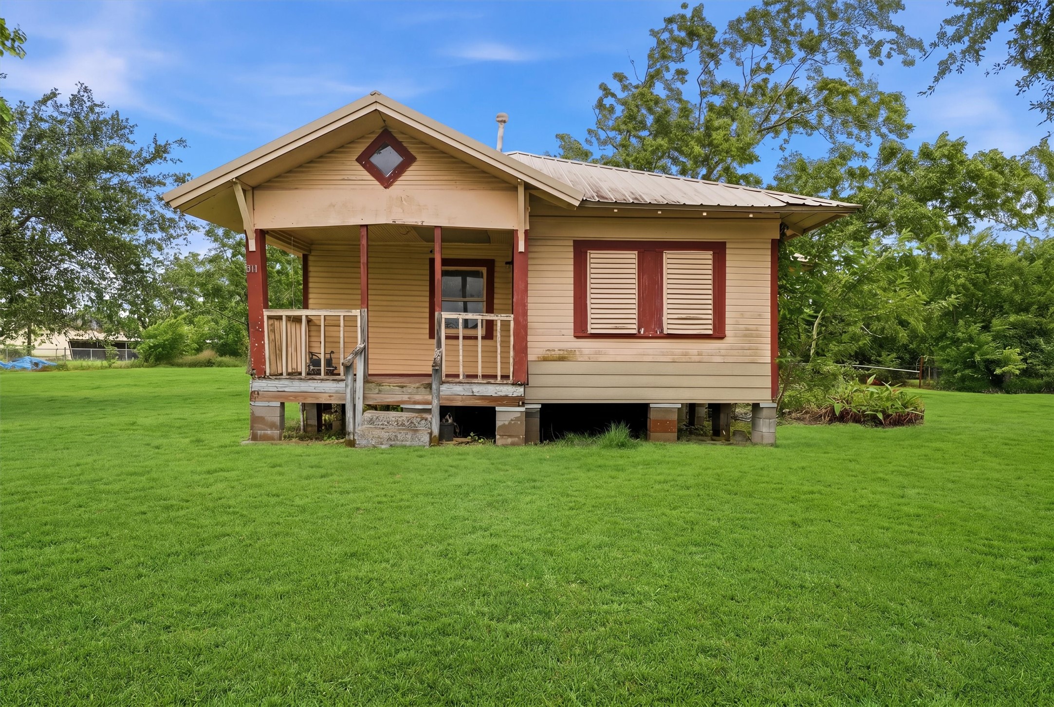 Listing photo 1