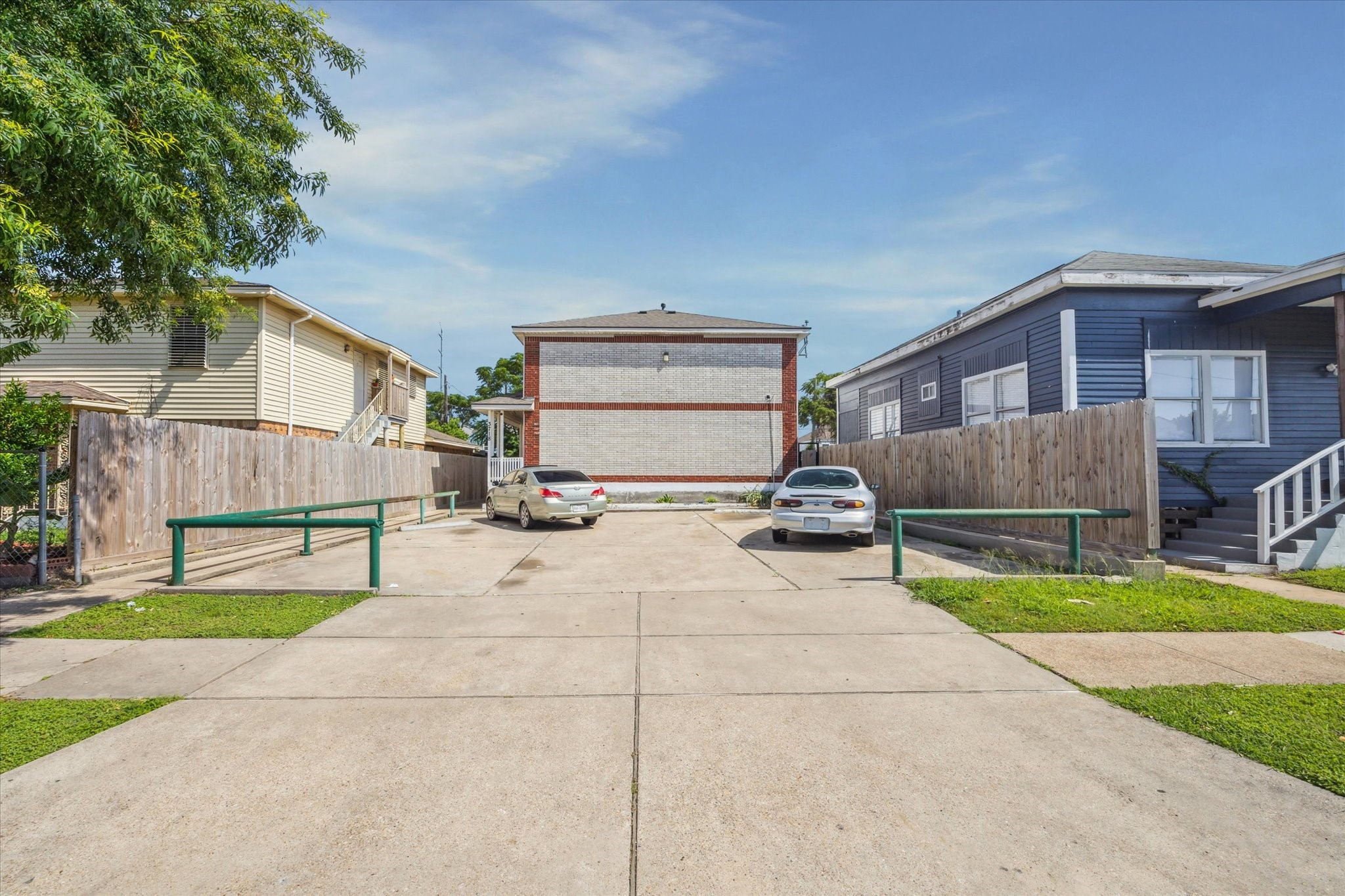 Listing photo 1