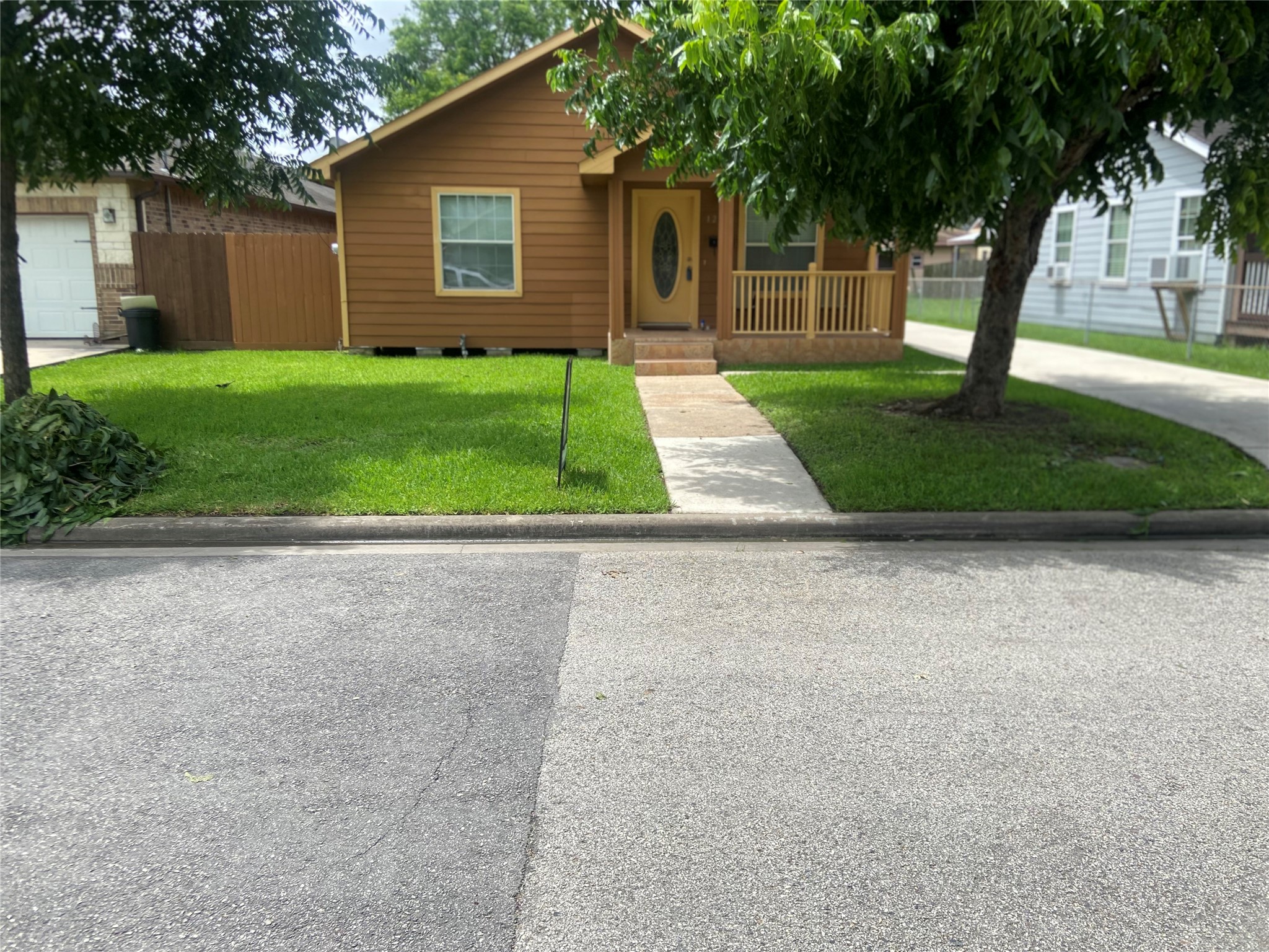 Listing photo 1