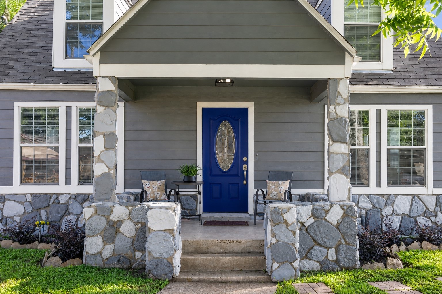 Listing photo 2