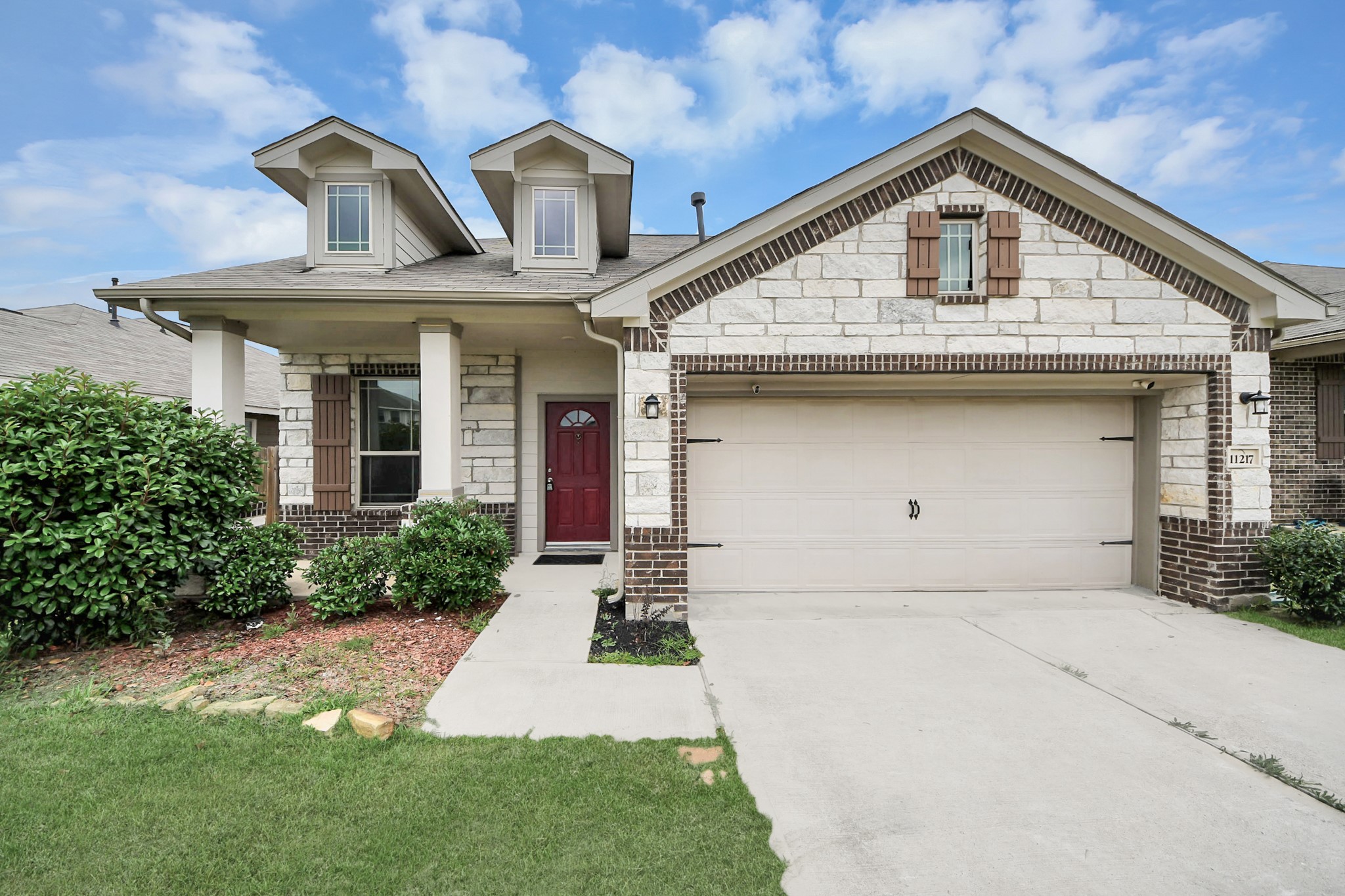 Listing photo 1
