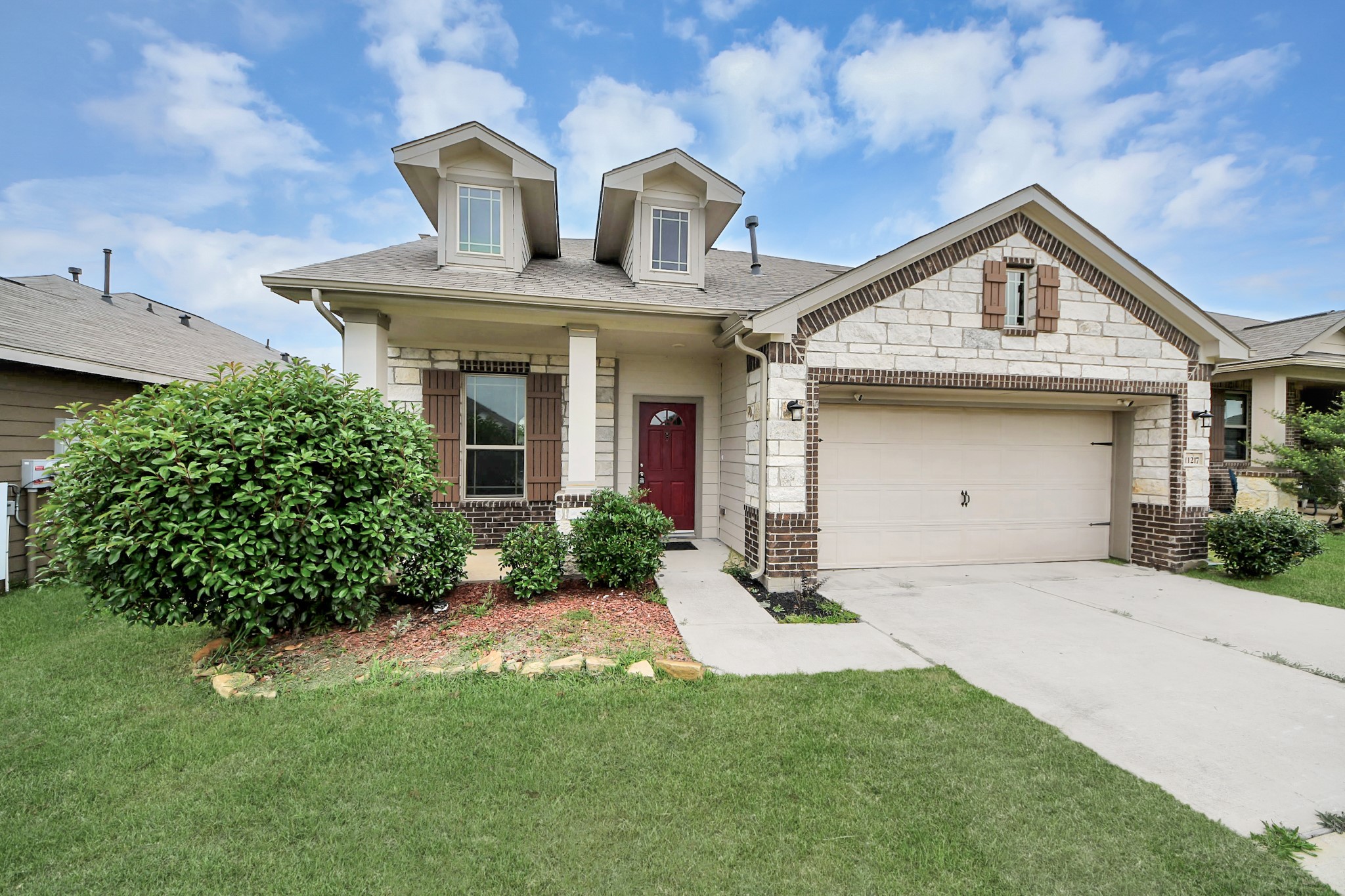Listing photo 1