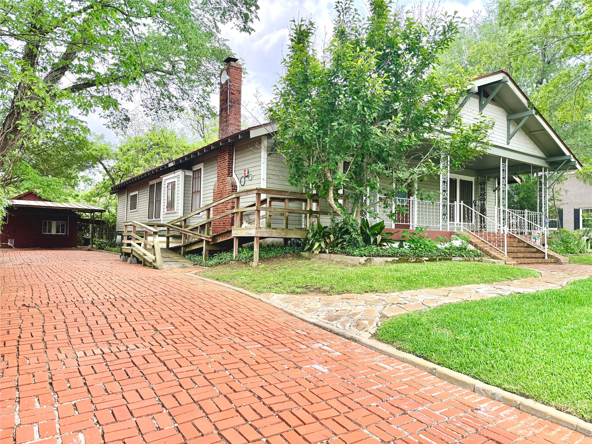 Listing photo 1