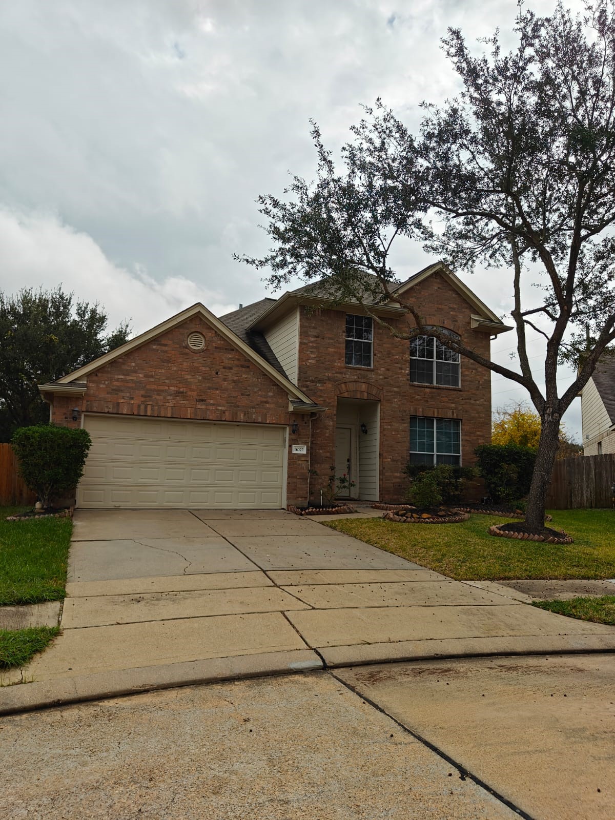 Listing photo 1