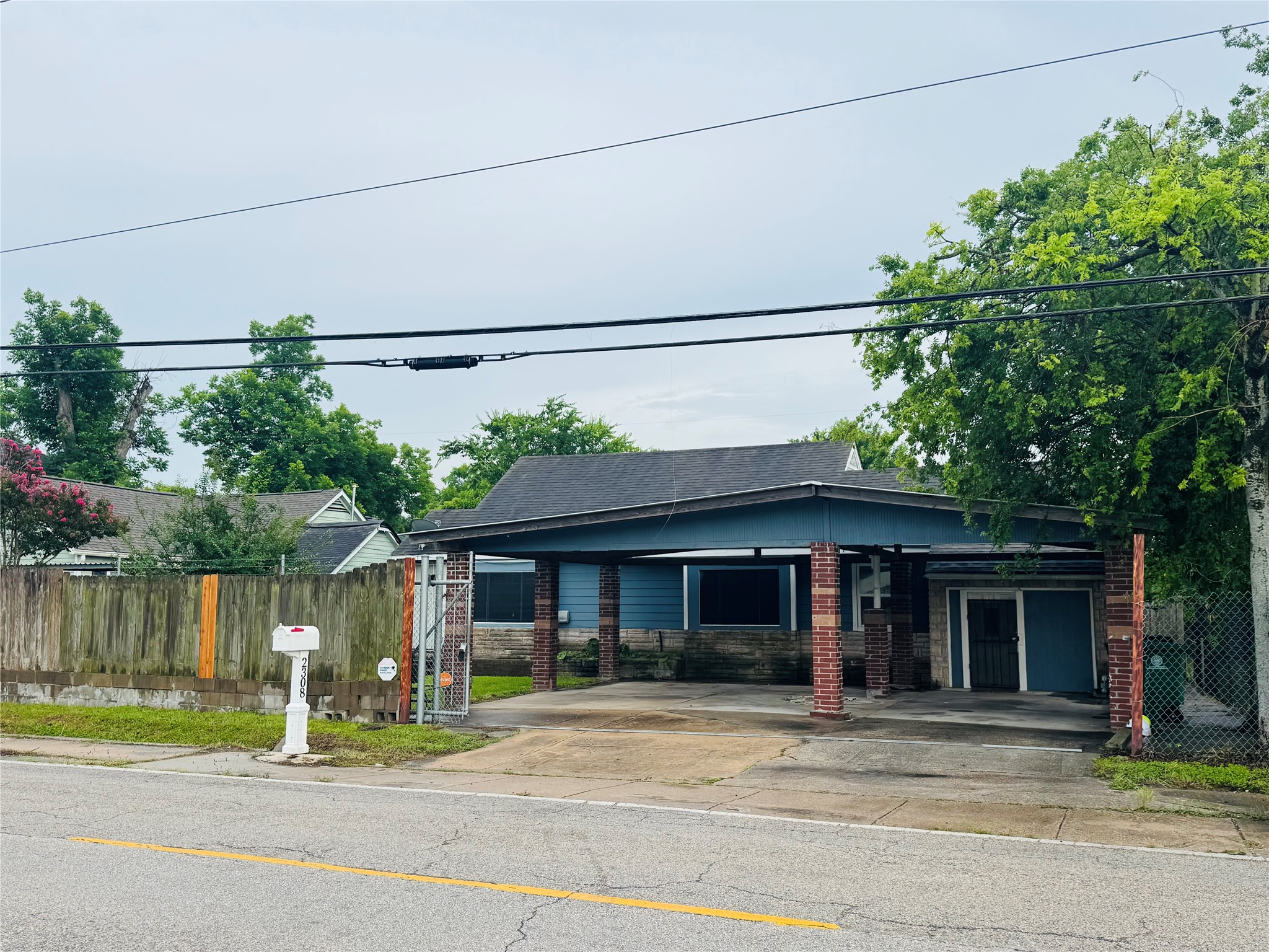 Listing photo 1