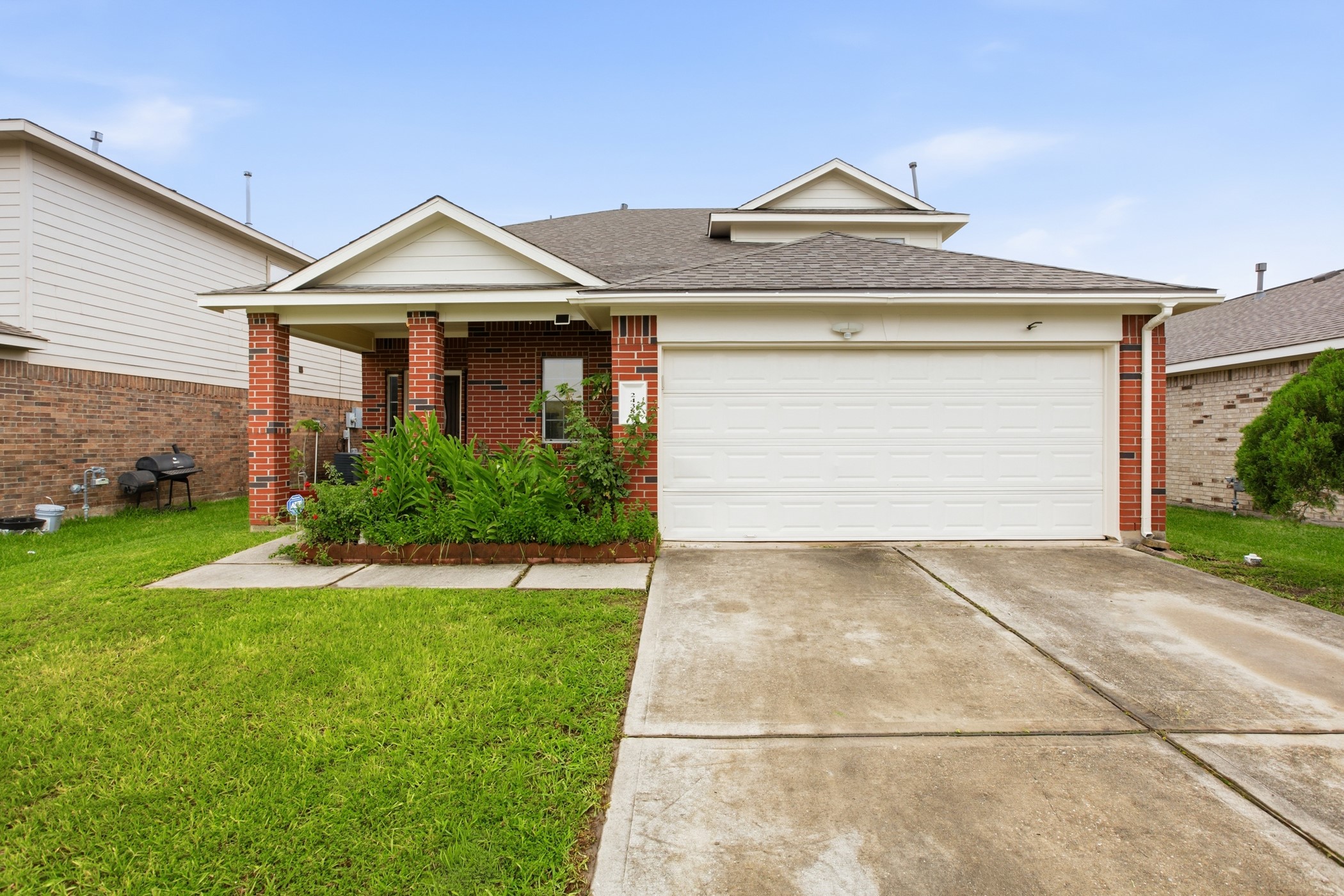 Listing photo 1