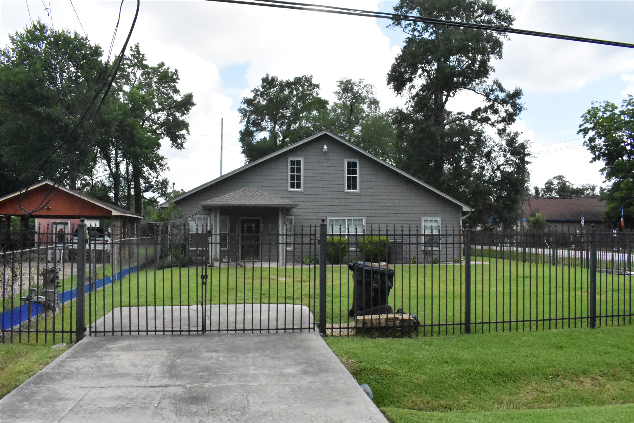 Listing photo 1