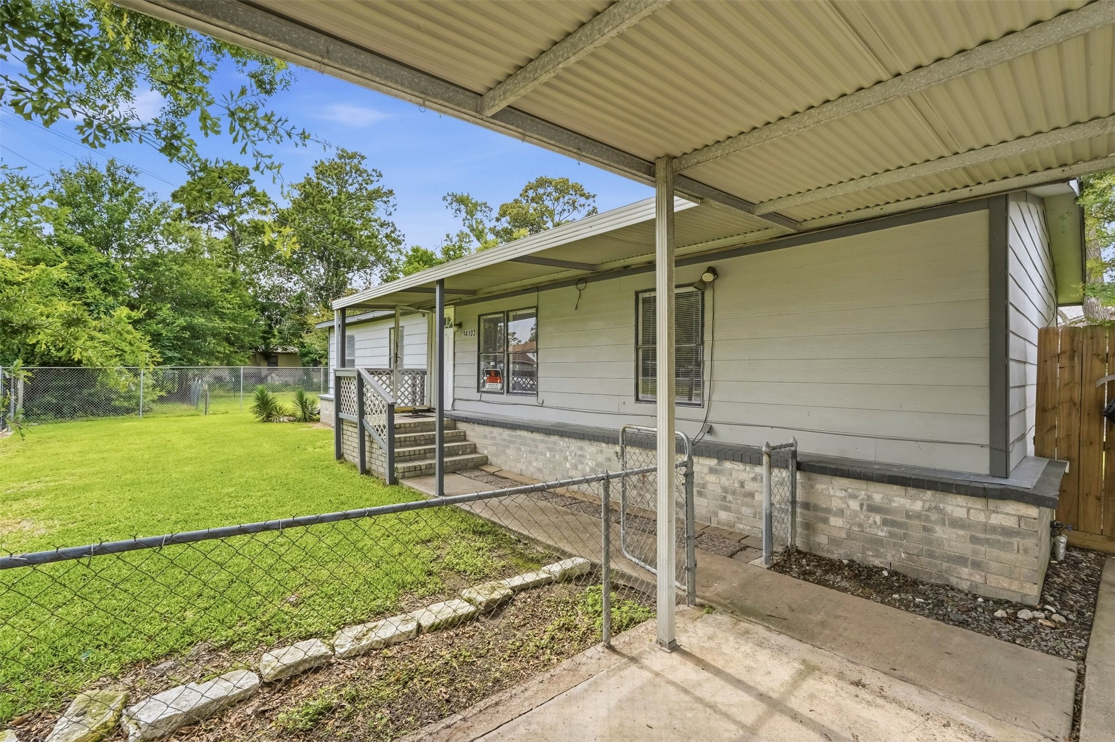 Listing photo 1