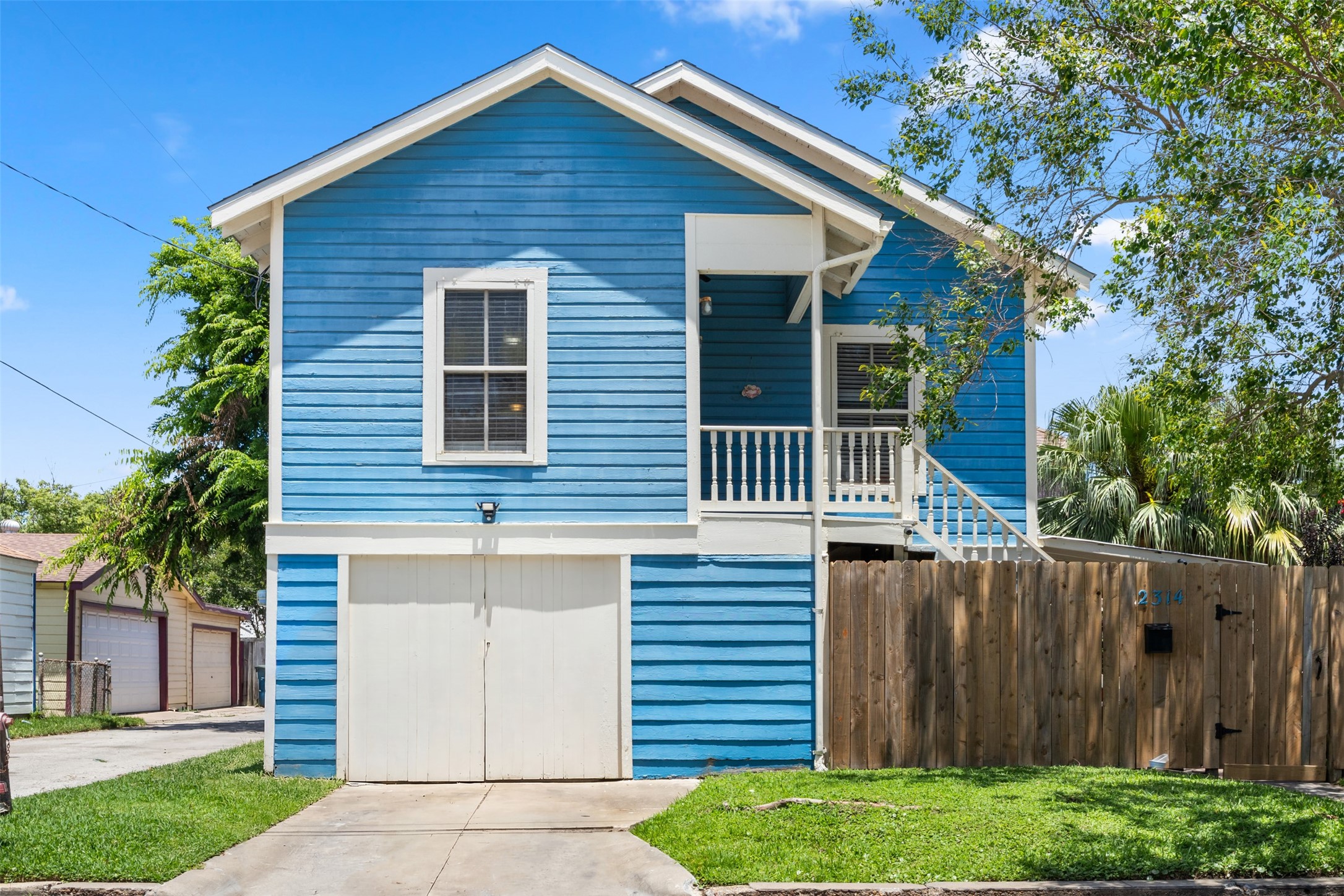 Listing photo 1
