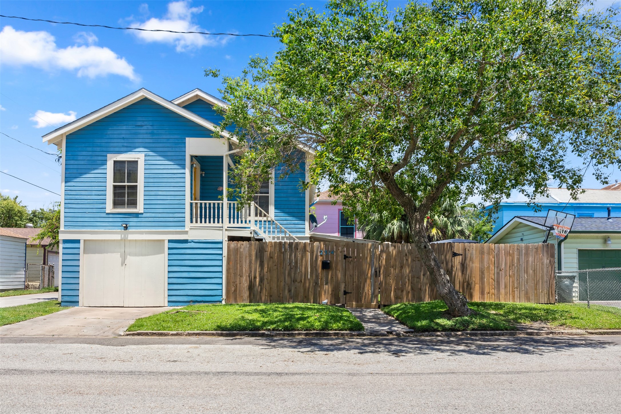 Listing photo 1