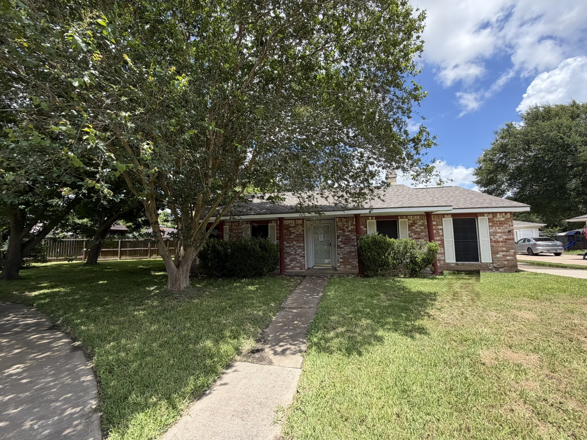 Listing photo 1