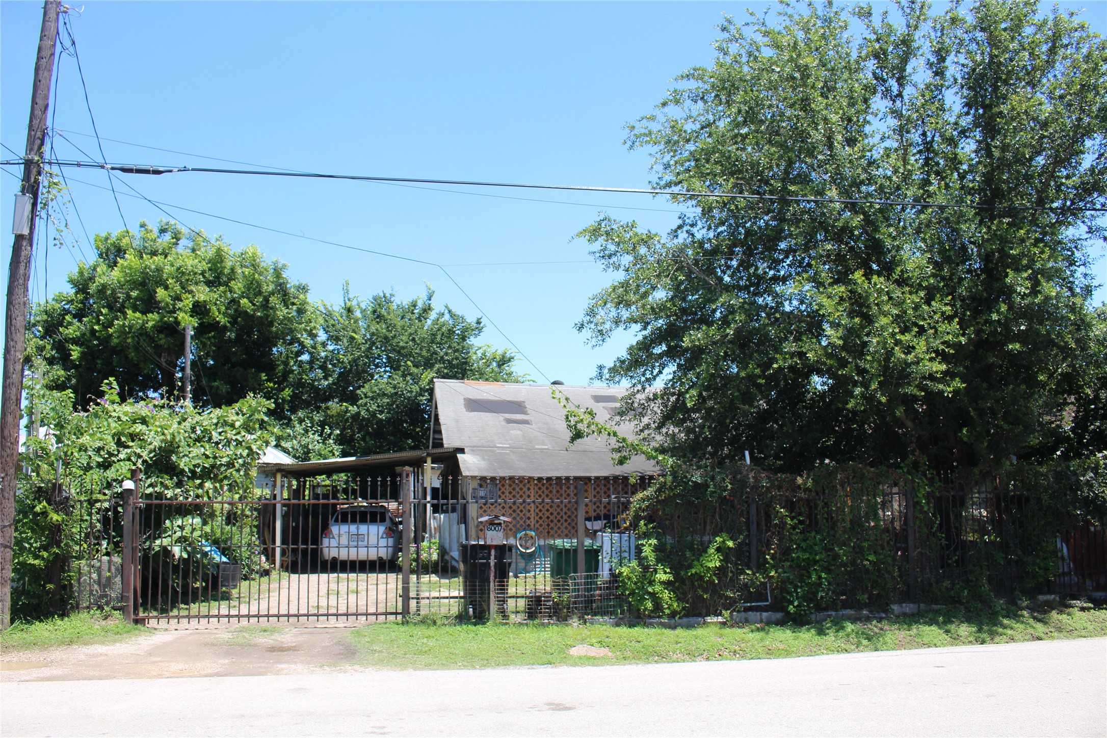 Listing photo 1