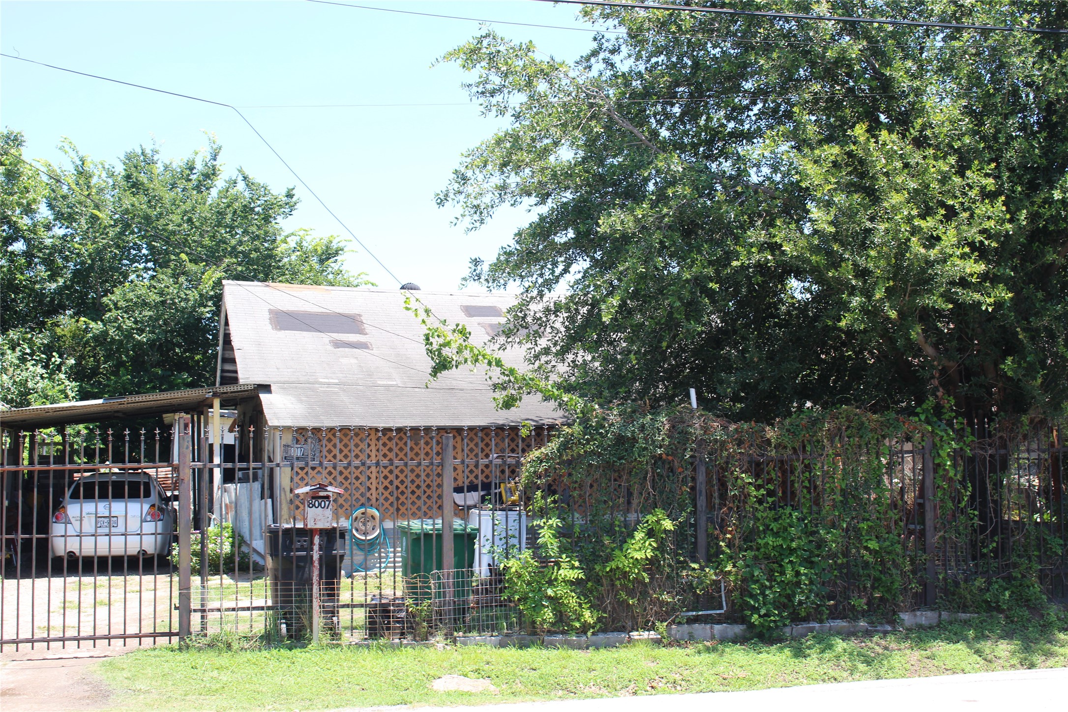 Listing photo 3