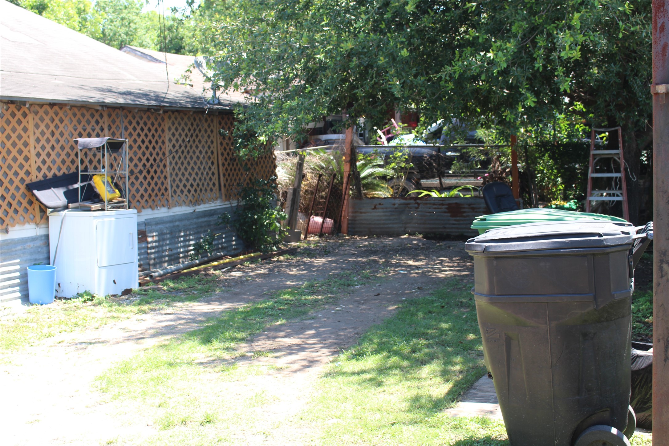 Listing photo 4