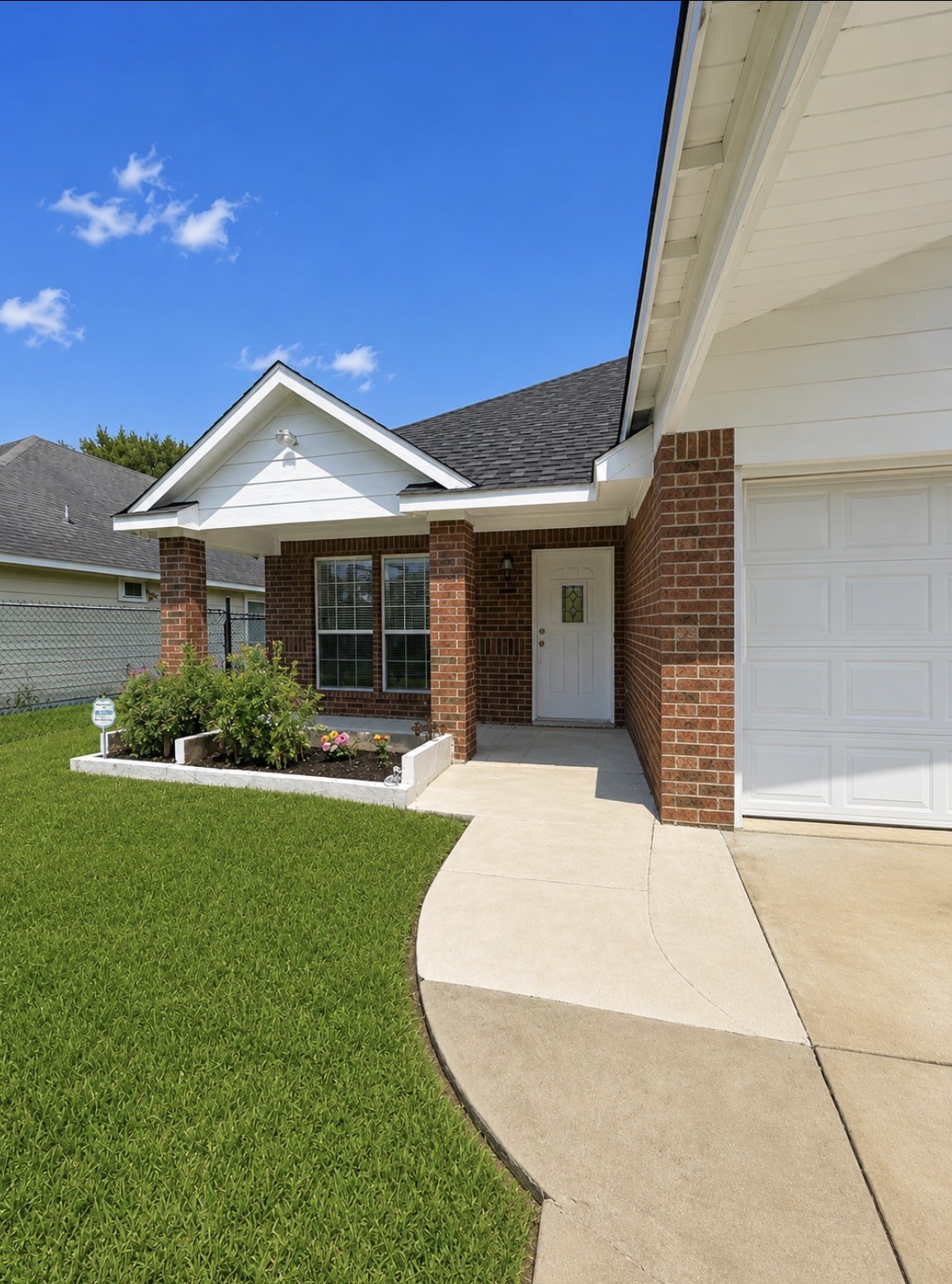 Listing photo 1