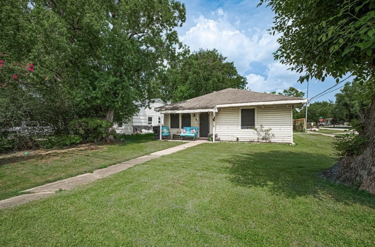 Listing photo 1