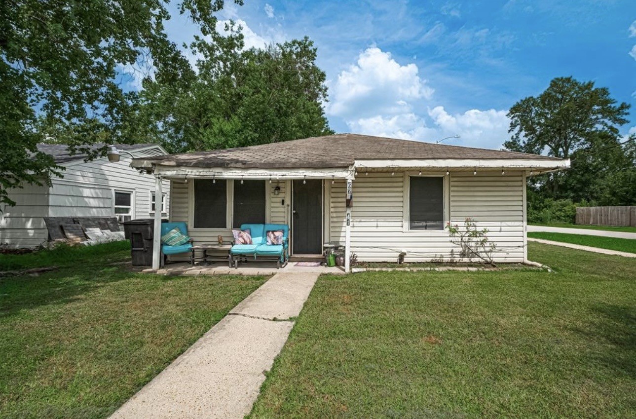 Listing photo 2