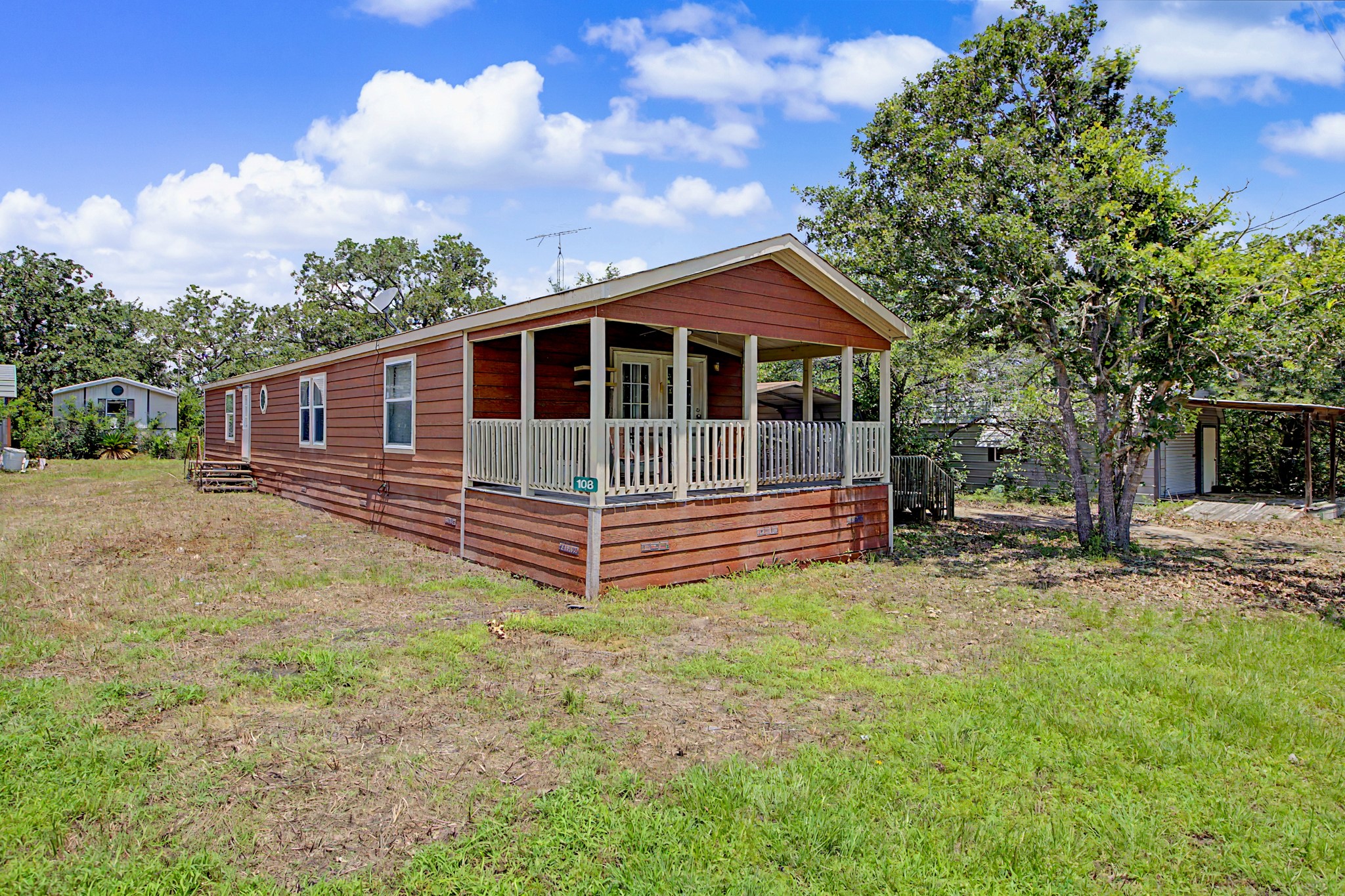 Listing photo 1