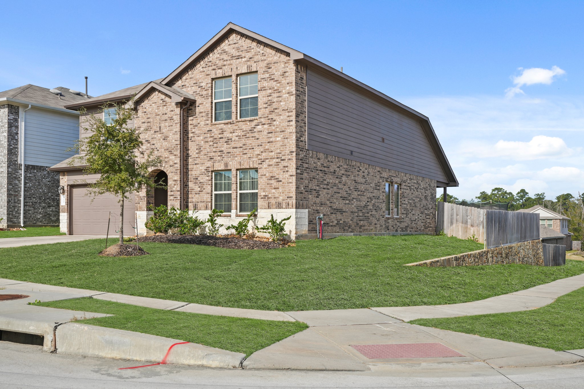 Listing photo 2