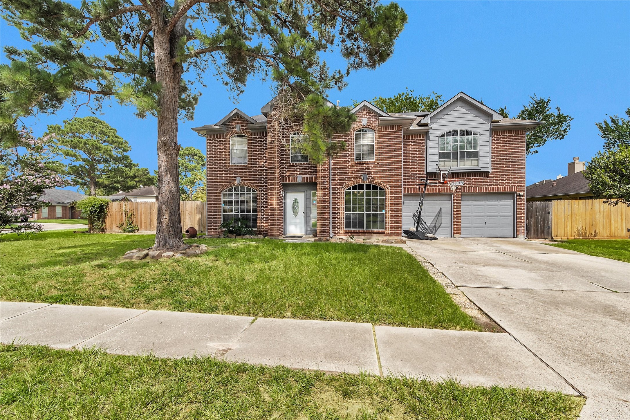 Listing photo 1