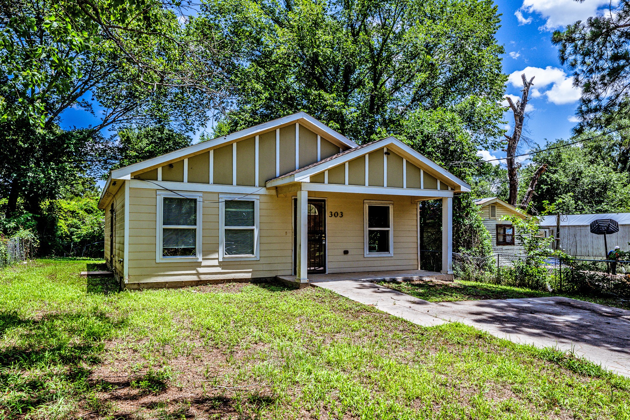Listing photo 4