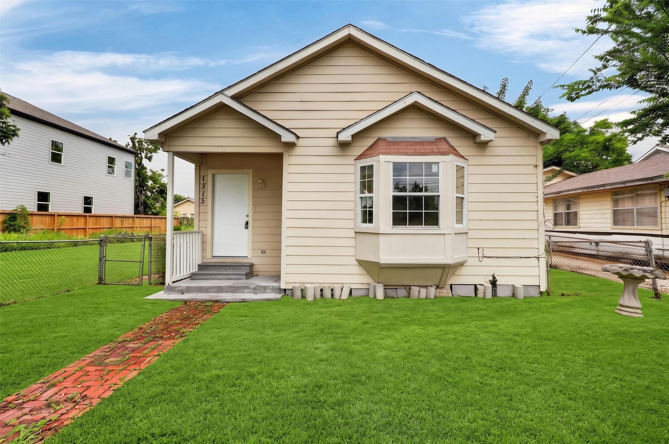 Listing photo 1