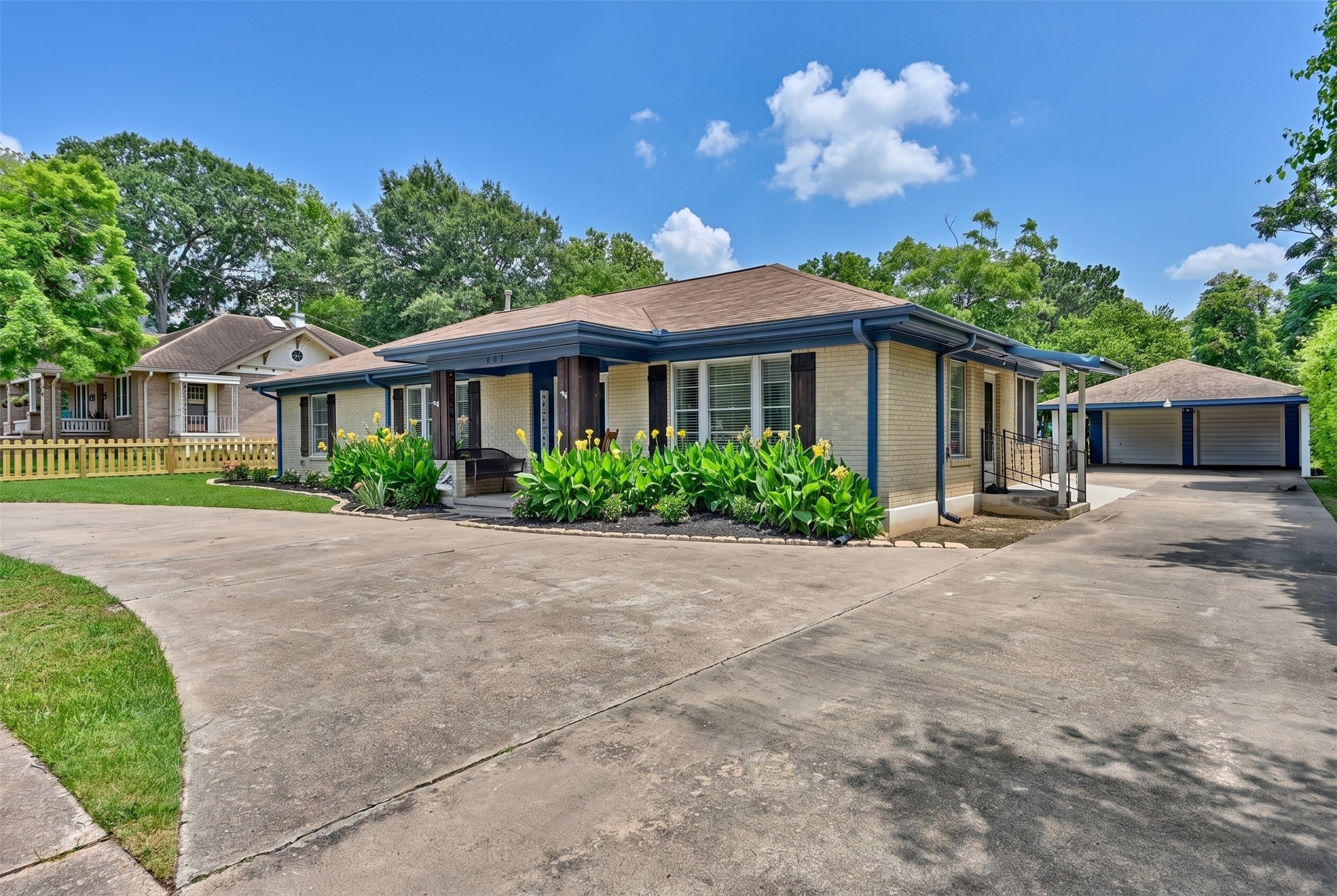 Listing photo 1