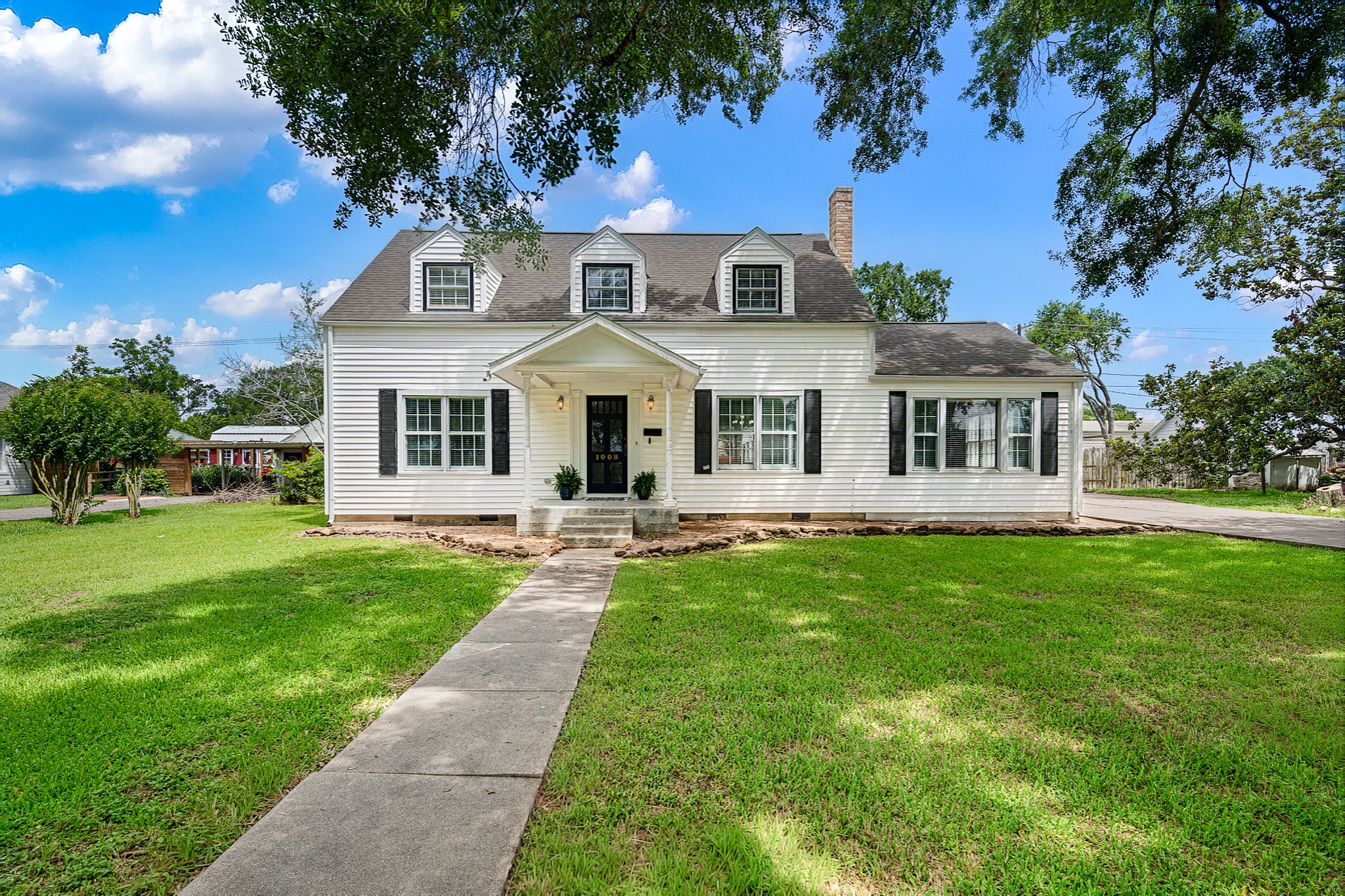 Listing photo 3