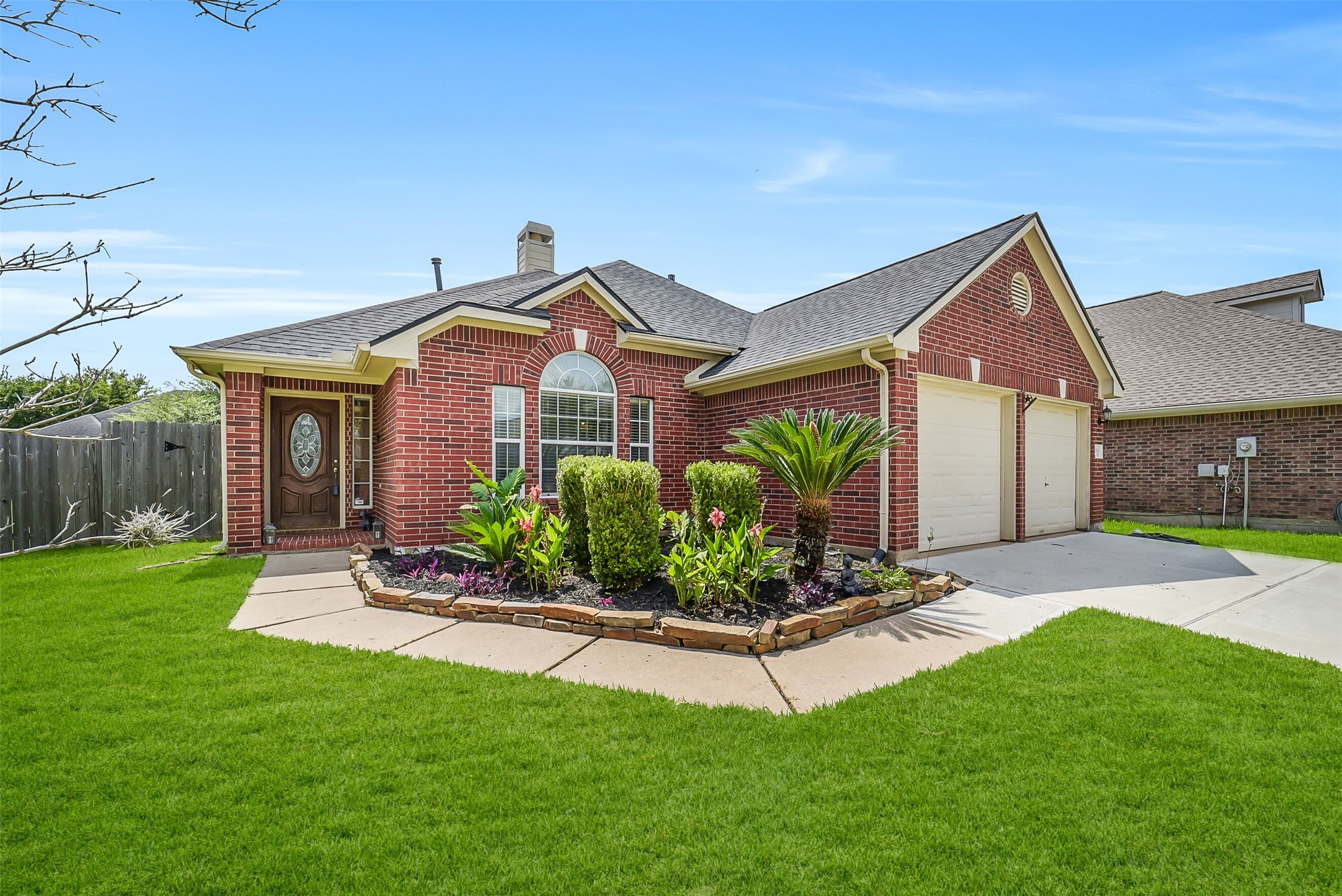 Listing photo 1