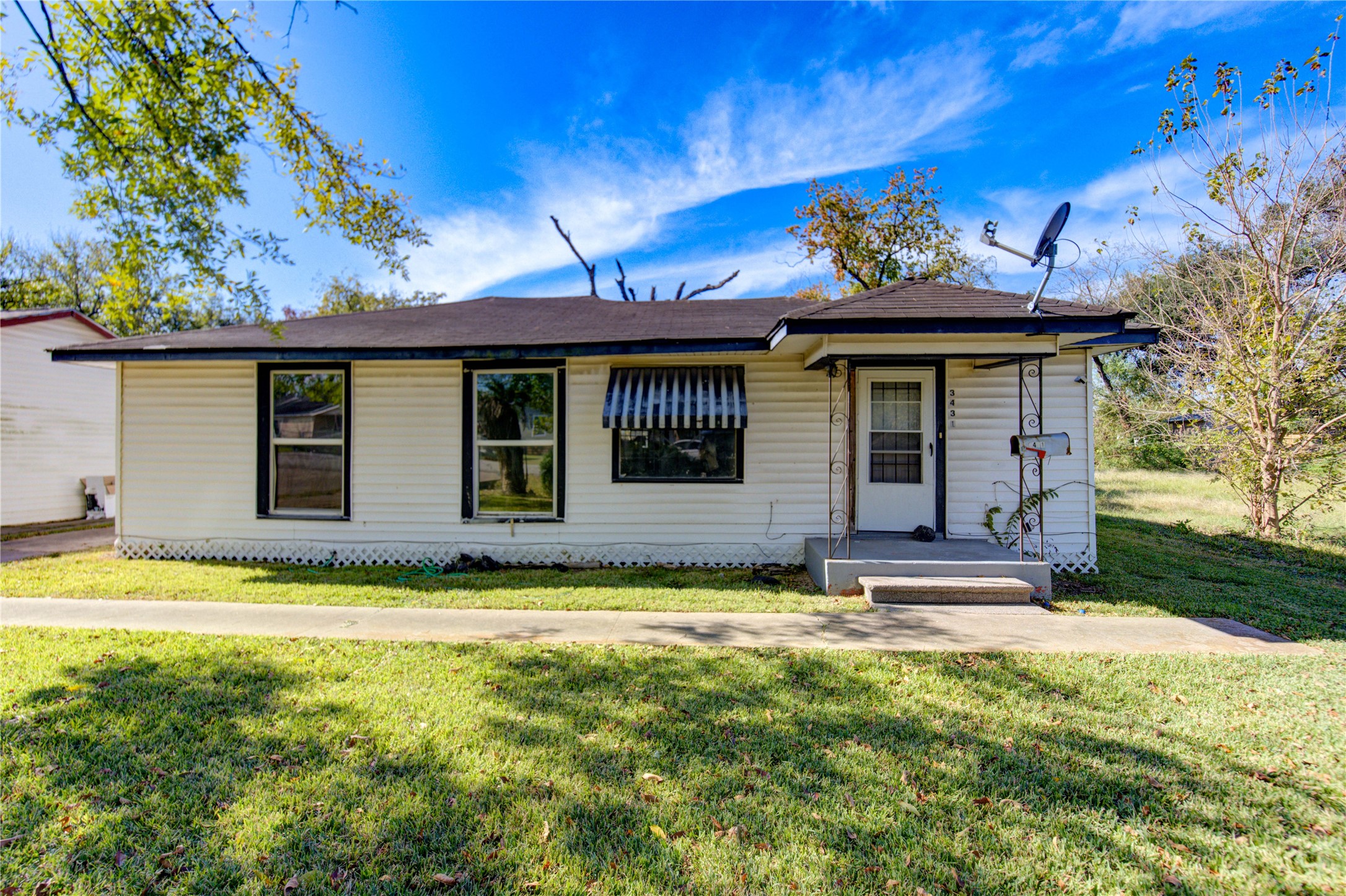 Listing photo 1