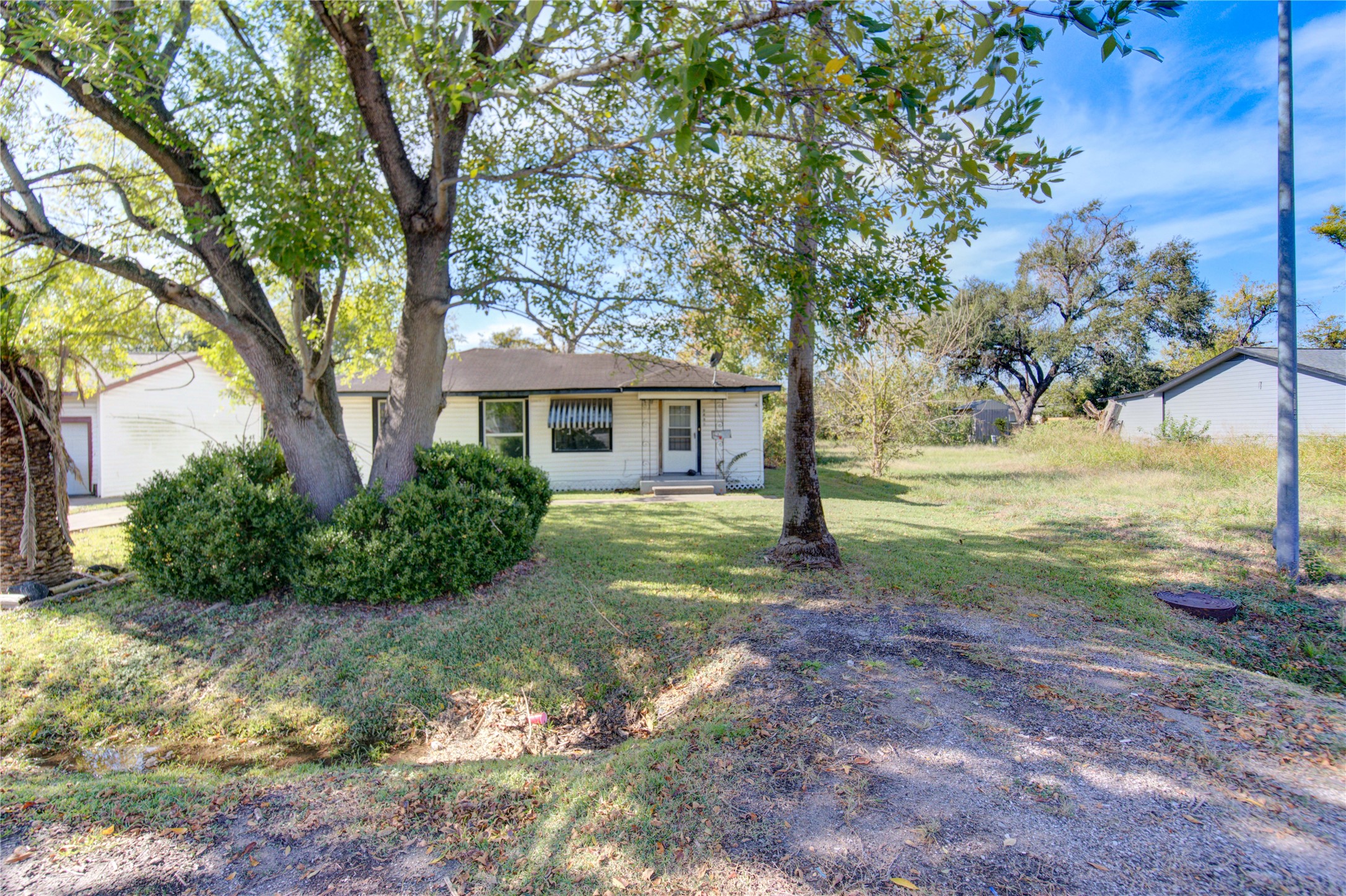 Listing photo 5