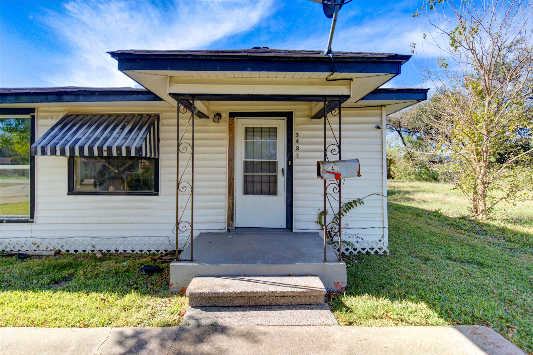 Listing photo 1