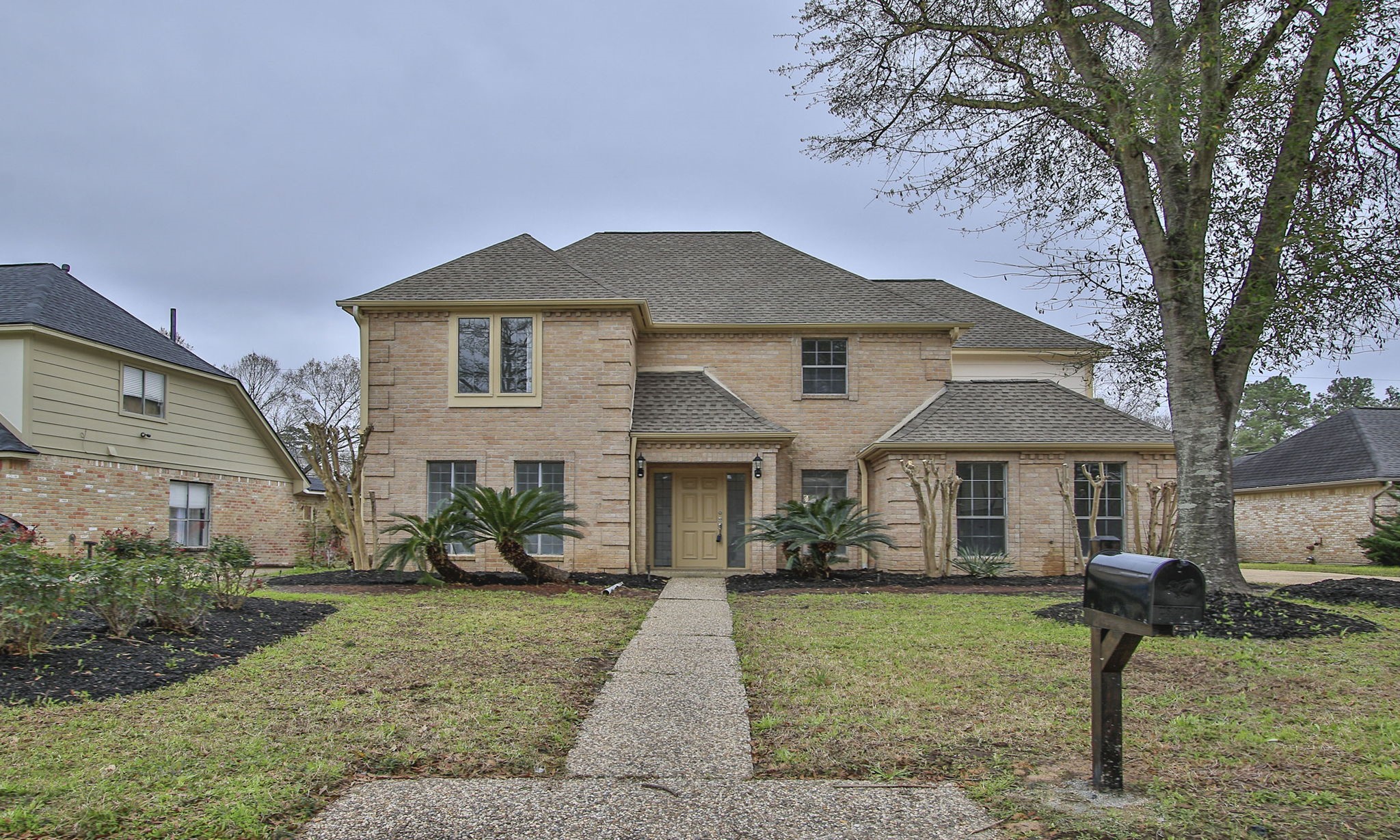 Listing photo 2