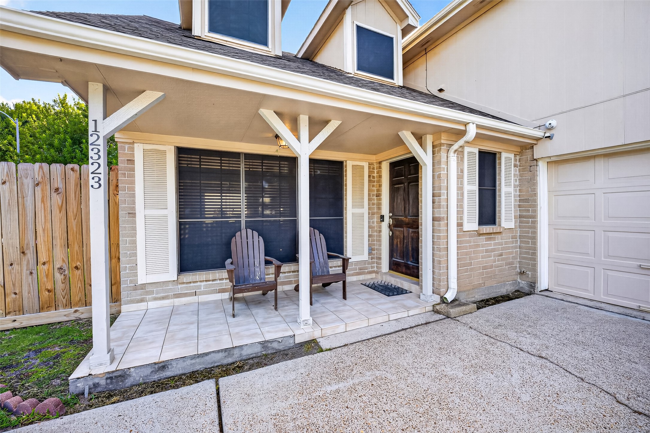 Listing photo 1