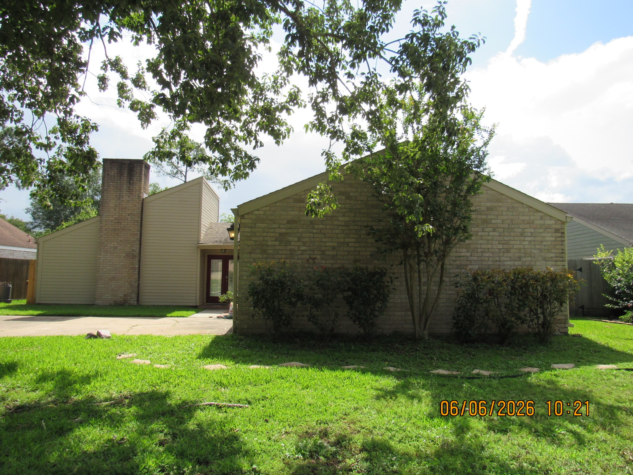 Listing photo 5